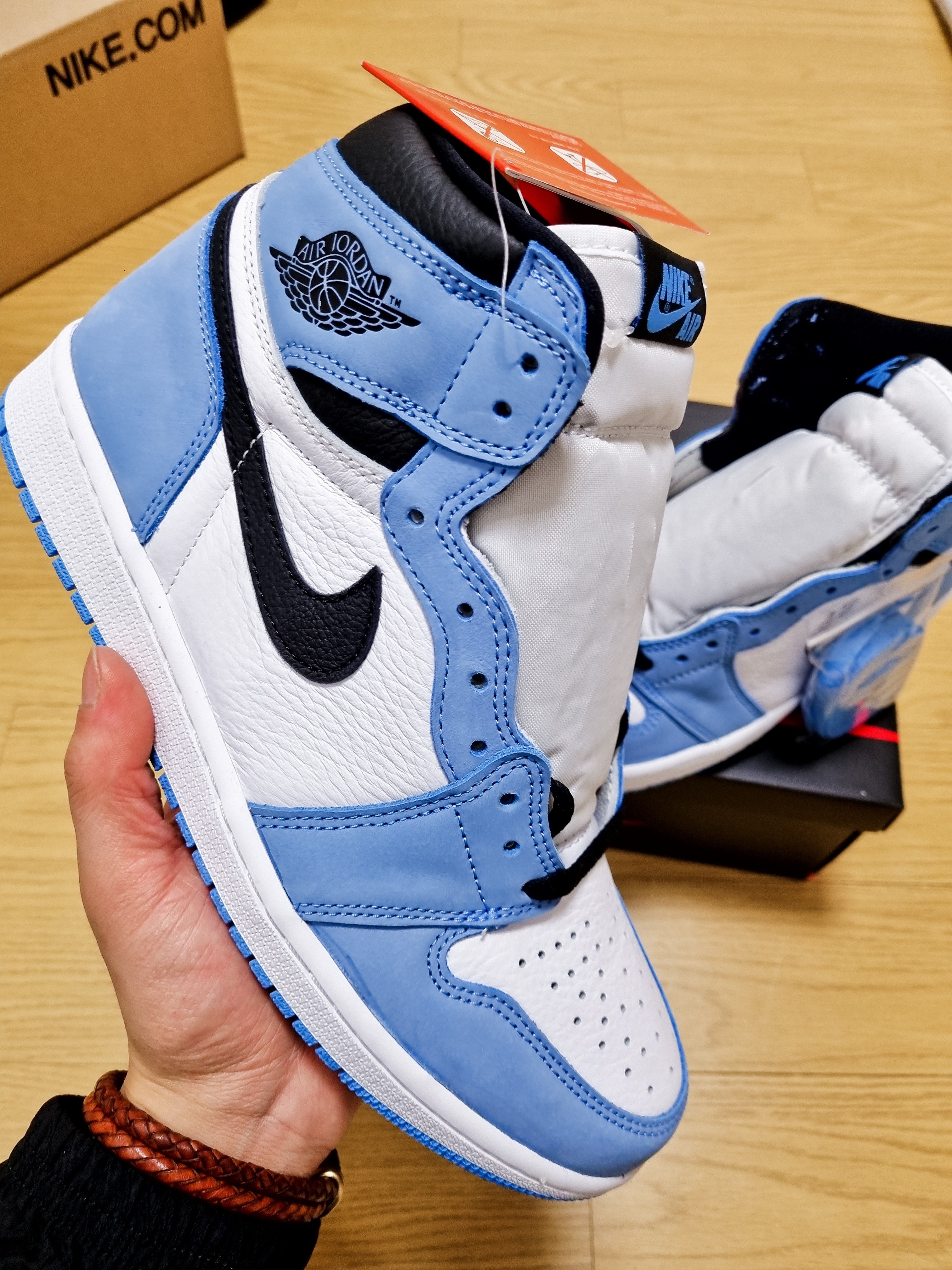 Jordan 1 Retro High OG University Blue 착용 스타일