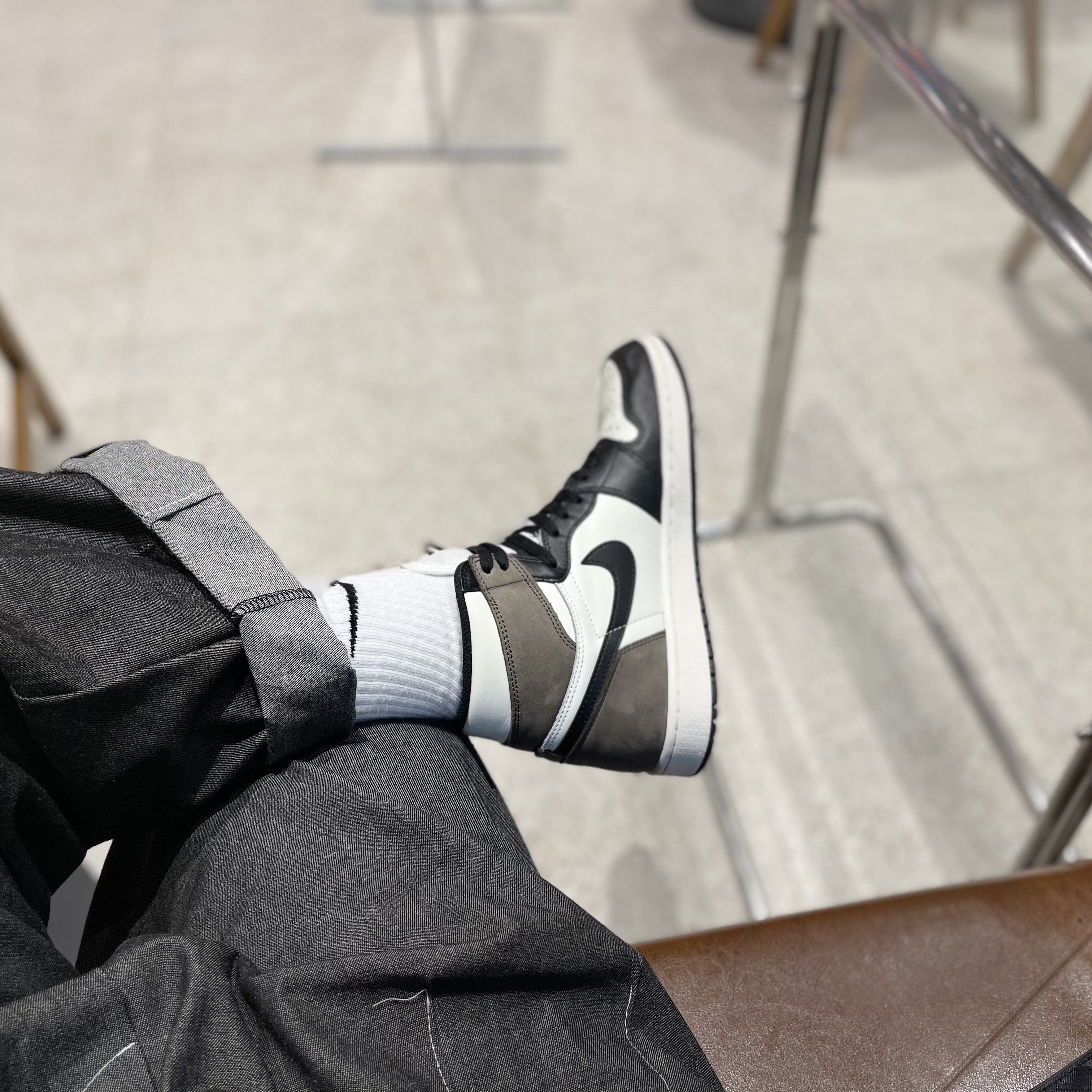 Jordan 1 Retro High OG Black Mocha 착용 스타일
