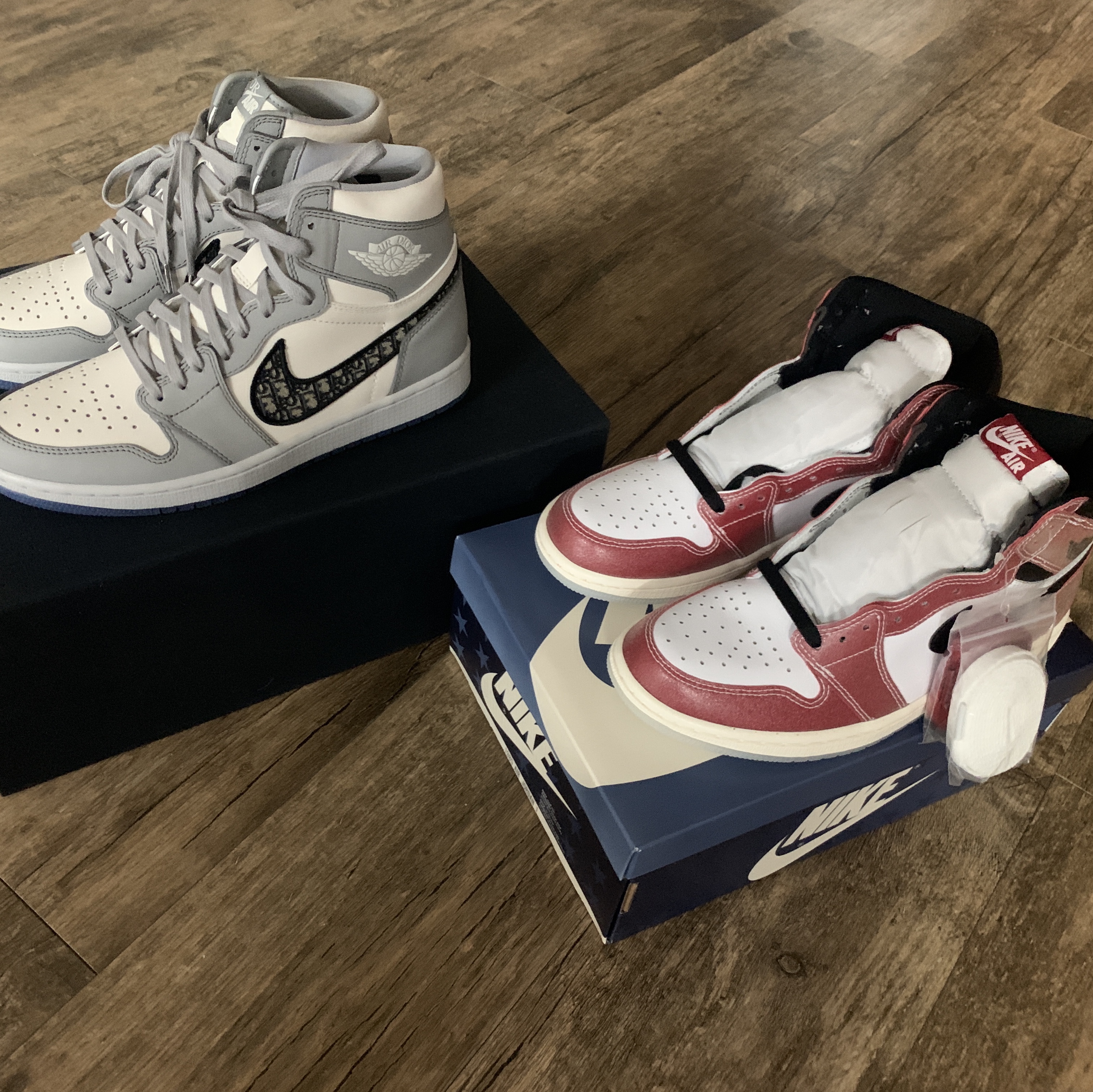 Jordan 1 x Dior High OG, Jordan 1 x Trophy Room Retro High OG SP Chicago 착용 스타일
