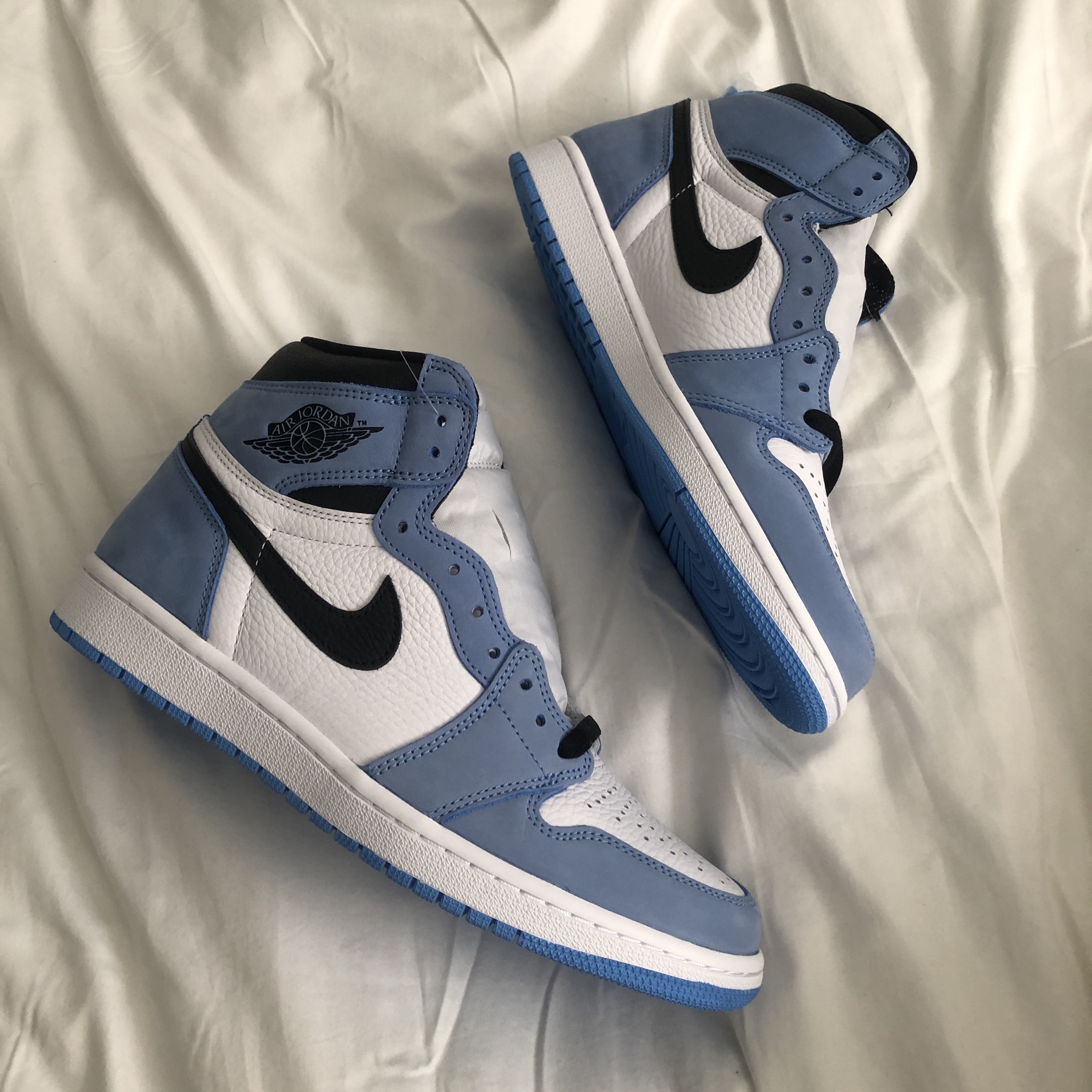 Jordan 1 Retro High OG University Blue 착용 스타일