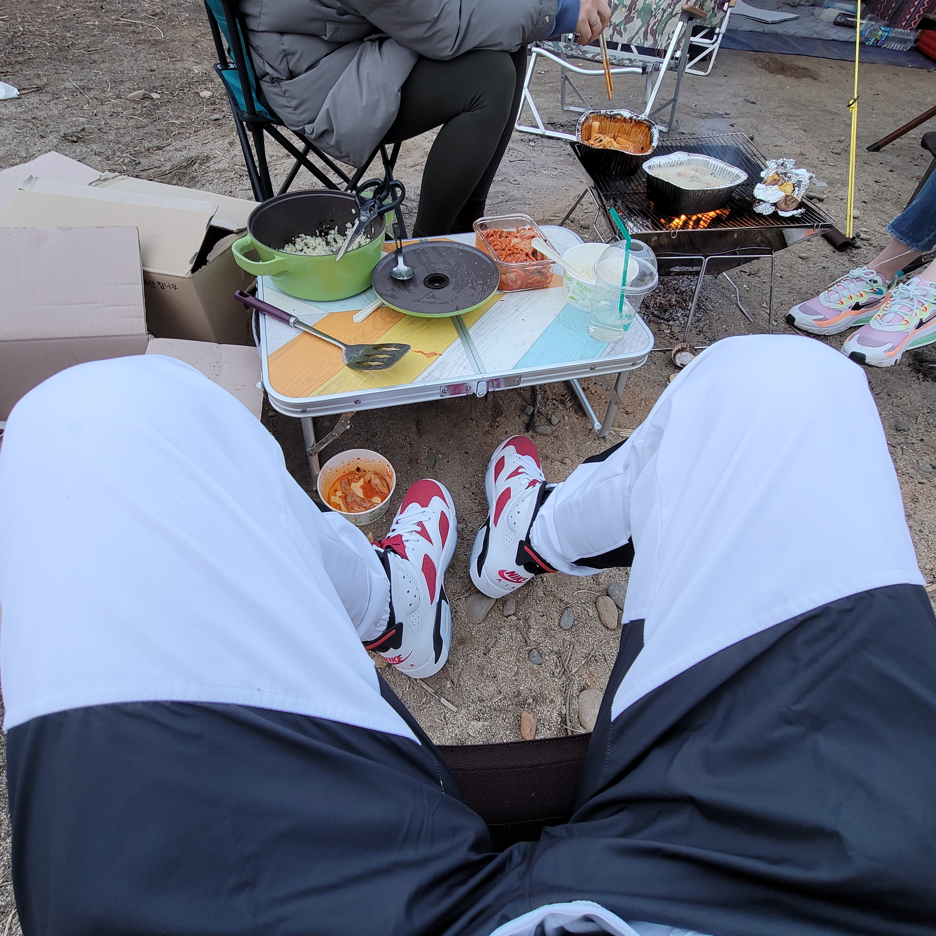 Jordan 6 Retro Carmine 2021 착용 스타일