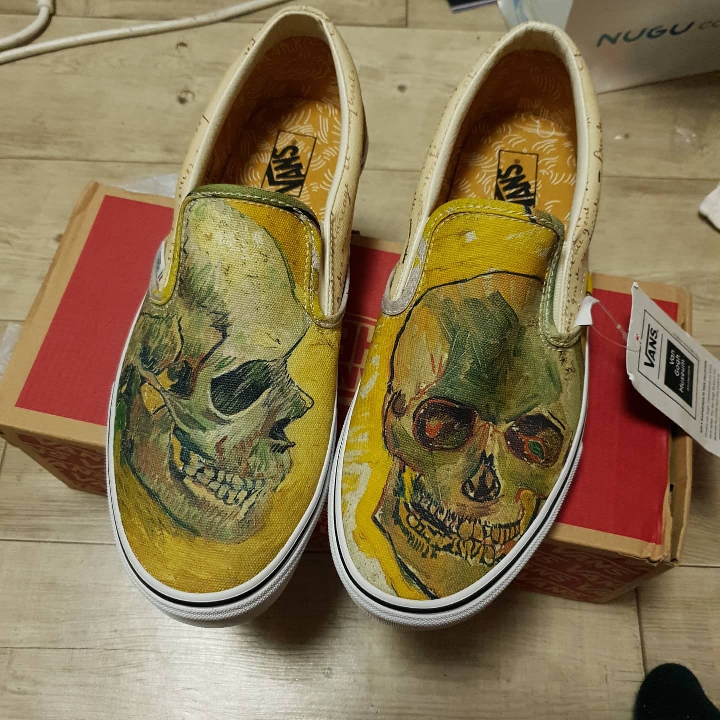 Vans Classic Slip-On Vincent Van Gogh Skull 착용 스타일 - 3