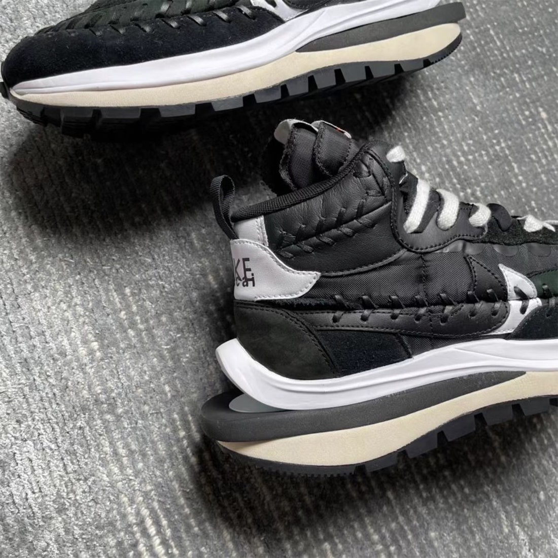 Nike x Sacai VaporWaffle Black White, Nike x Sacai VaporWaffle Tour Yellow & Gorge Green Sail 착용 스타일 - 4