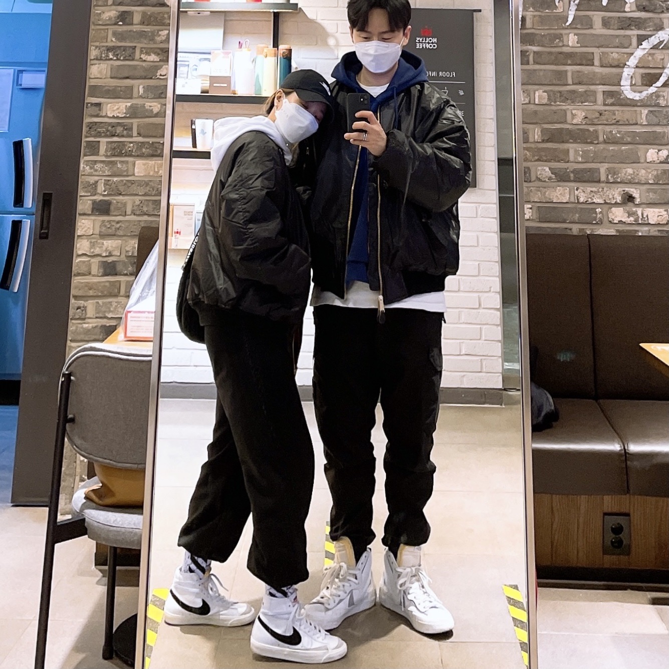 Nike Blazer Mid '77 Vintage White Black, Nike x Sacai Blazer Mid White Grey 착용 스타일