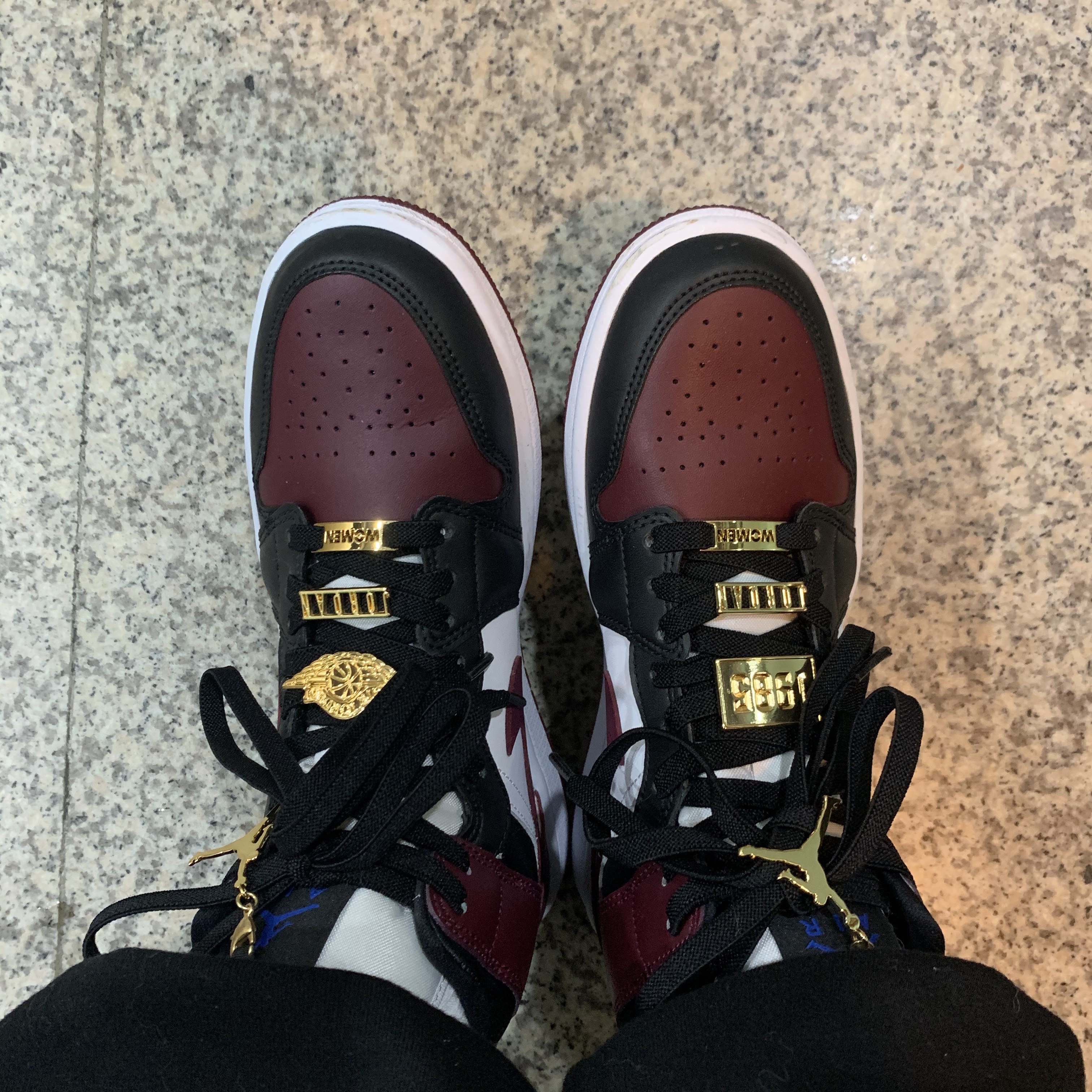 (W) Jordan 1 Mid SE Dark Beetroot 착용 스타일