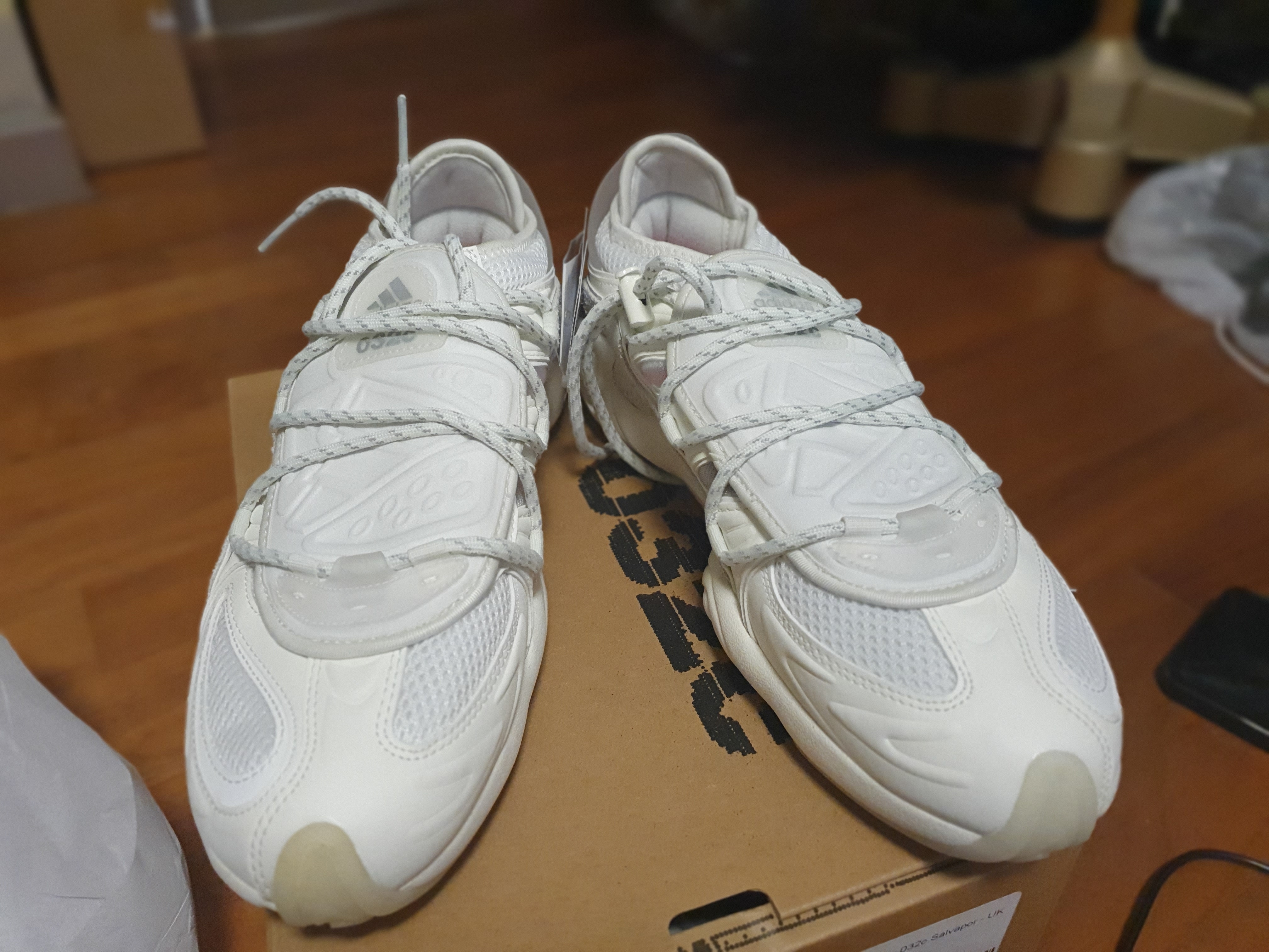 Adidas x 032c FYW S-97 Salvation Core White 착용 스타일 - 1