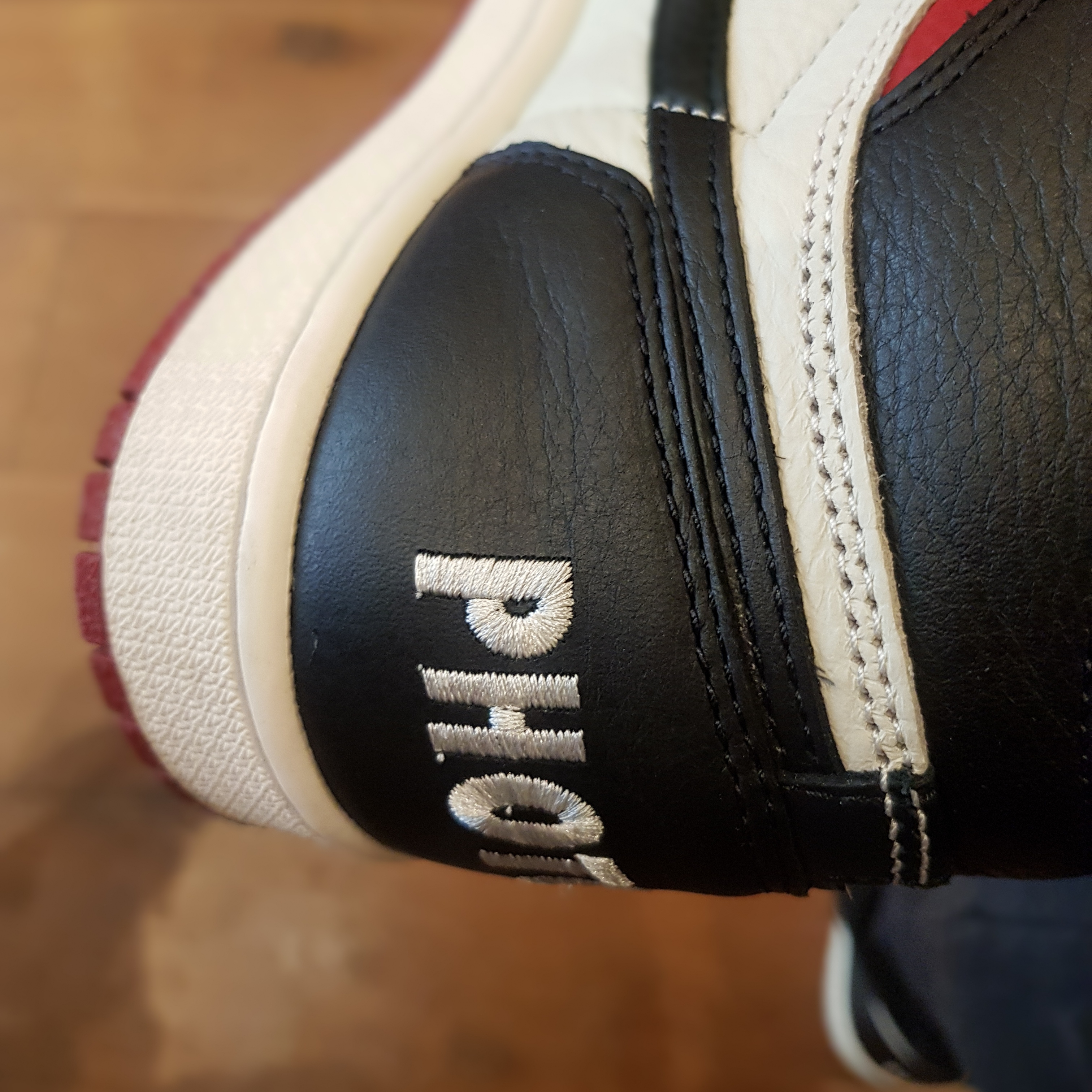 Jordan 1 Retro High Not for Resale Varsity Red 착용 스타일
