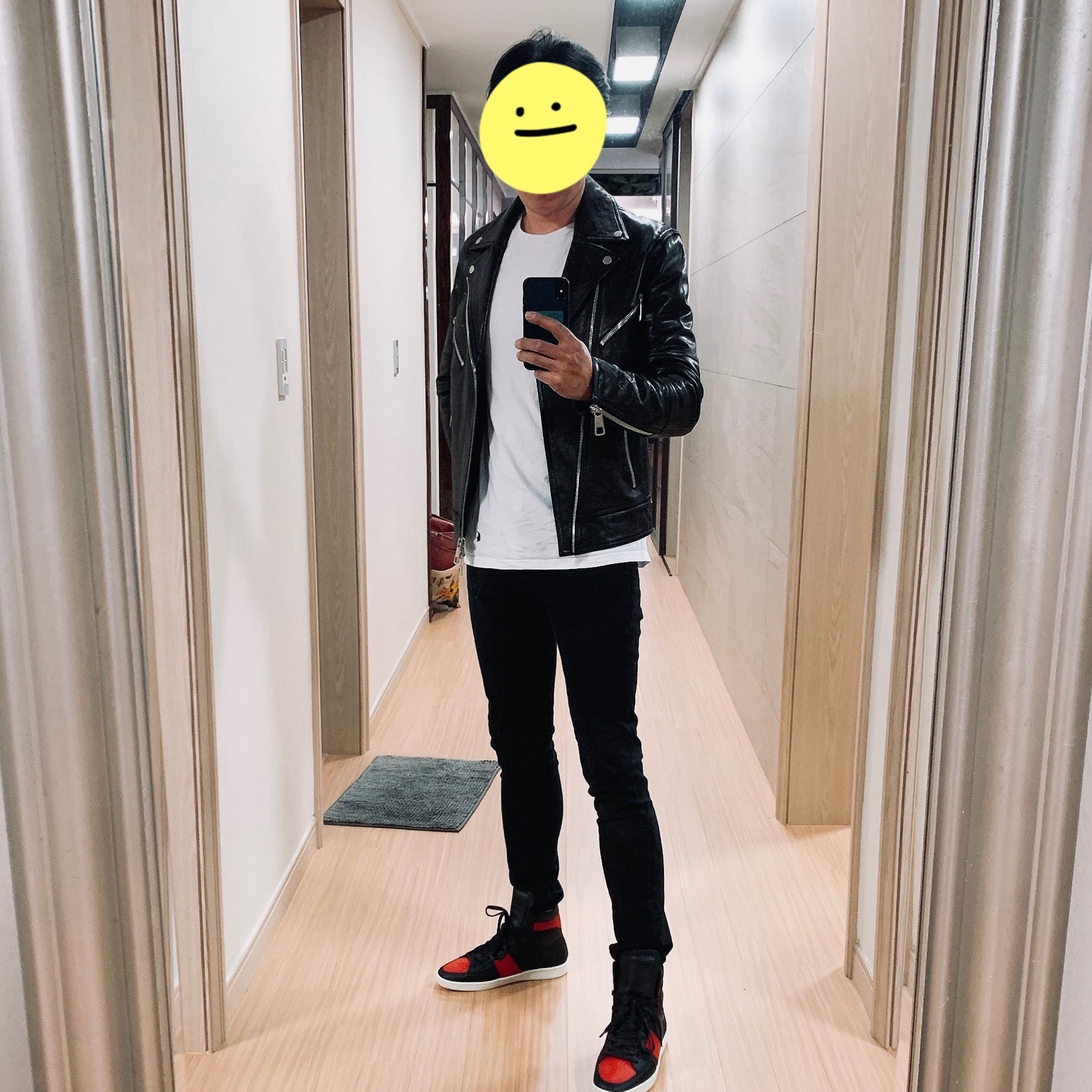 Saint Laurent Court Classic SL/10 High Top Sneakers Black Red 착용 스타일 - 1