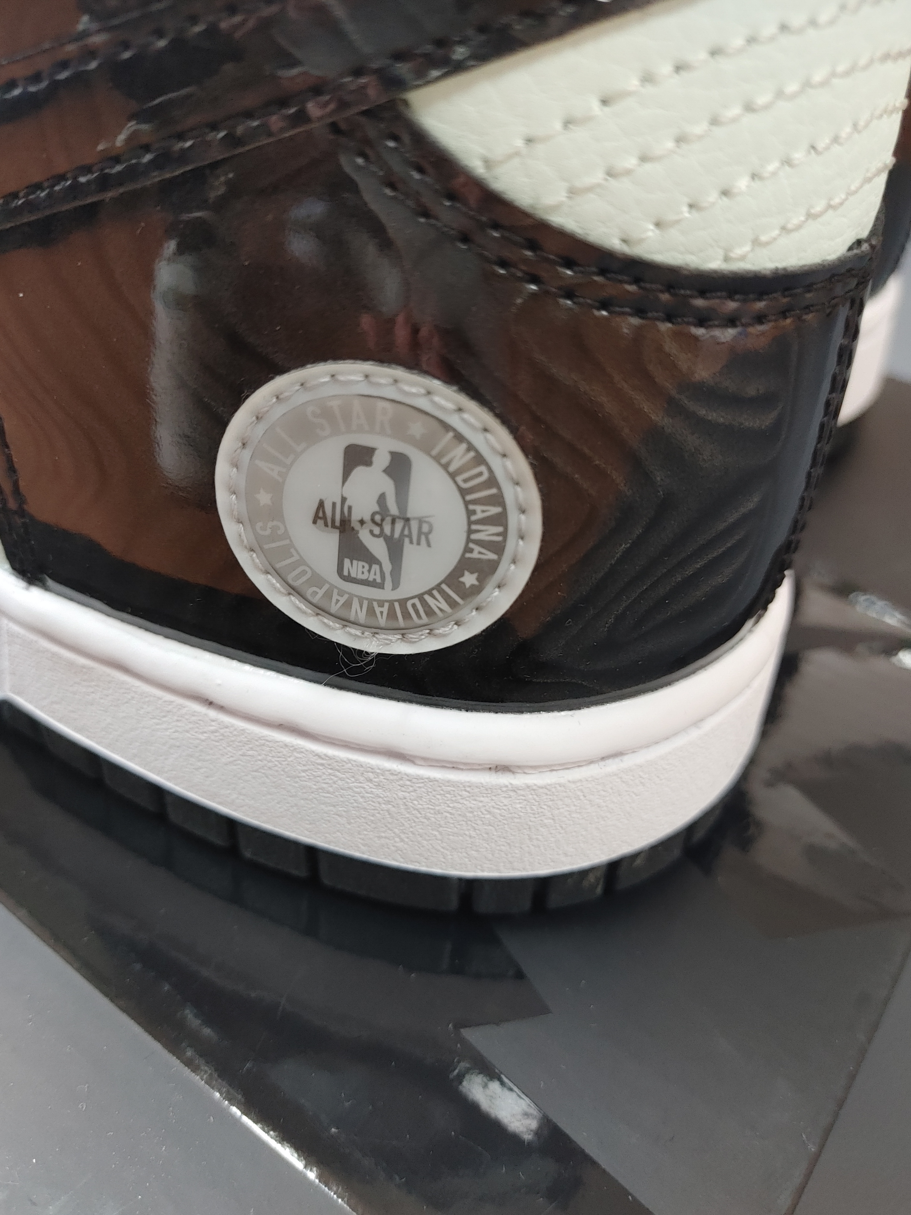 Nike Dunk High Barely Green 착용 스타일 - 3