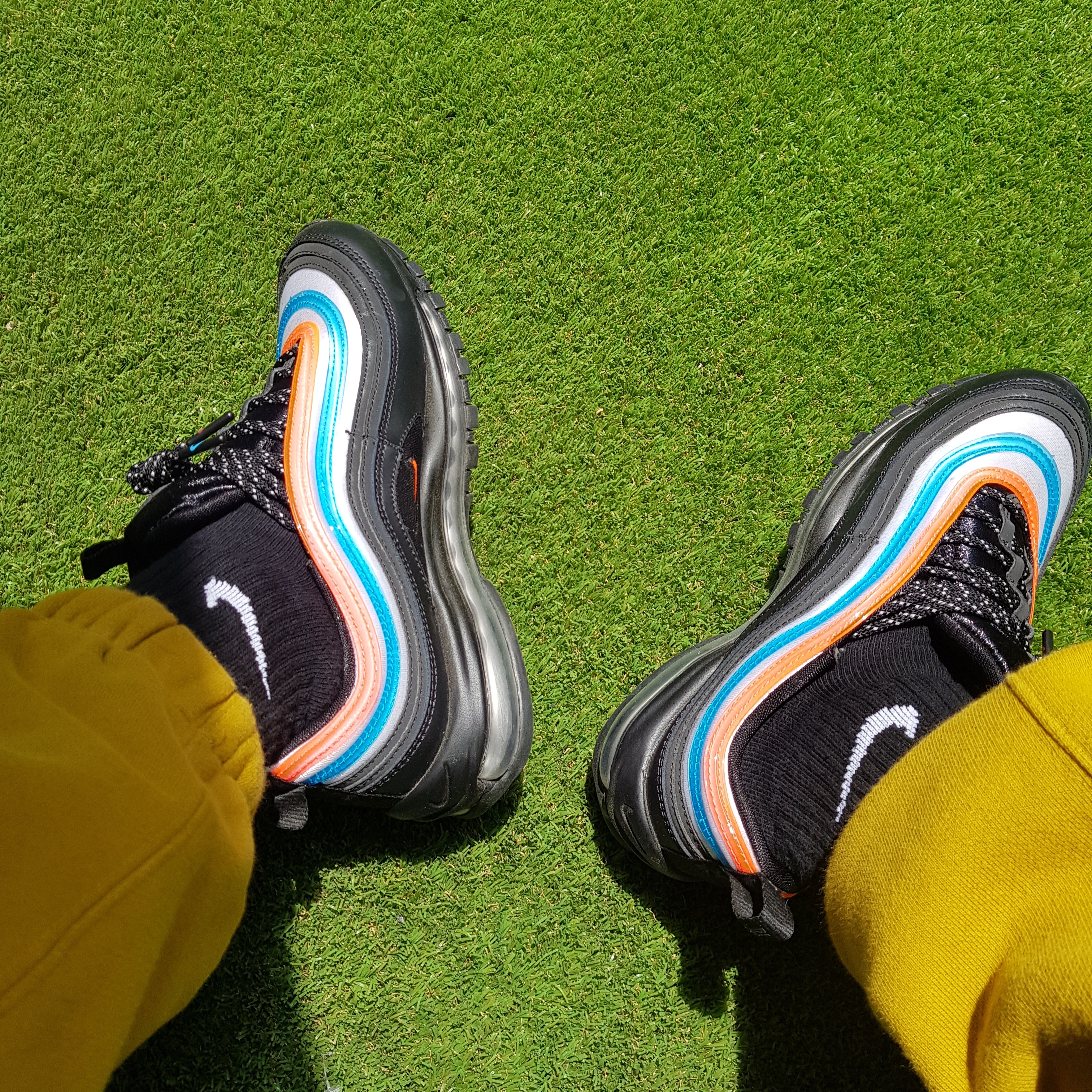 Nike Air Max 97 Neon Seoul 착용 스타일 - 2