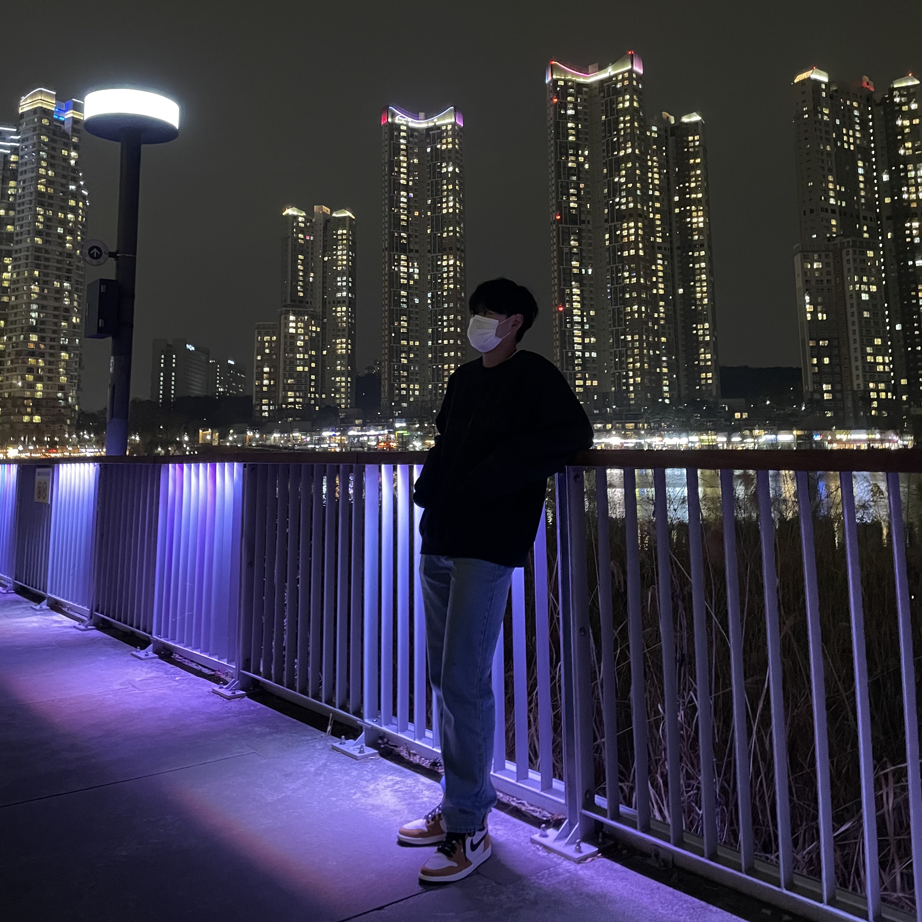 Jordan 1 Retro High Rookie of the Year, Essentials 3D Silicon Applique Crewneck Dark Slate/Black 2020 착용 스타일 - 1