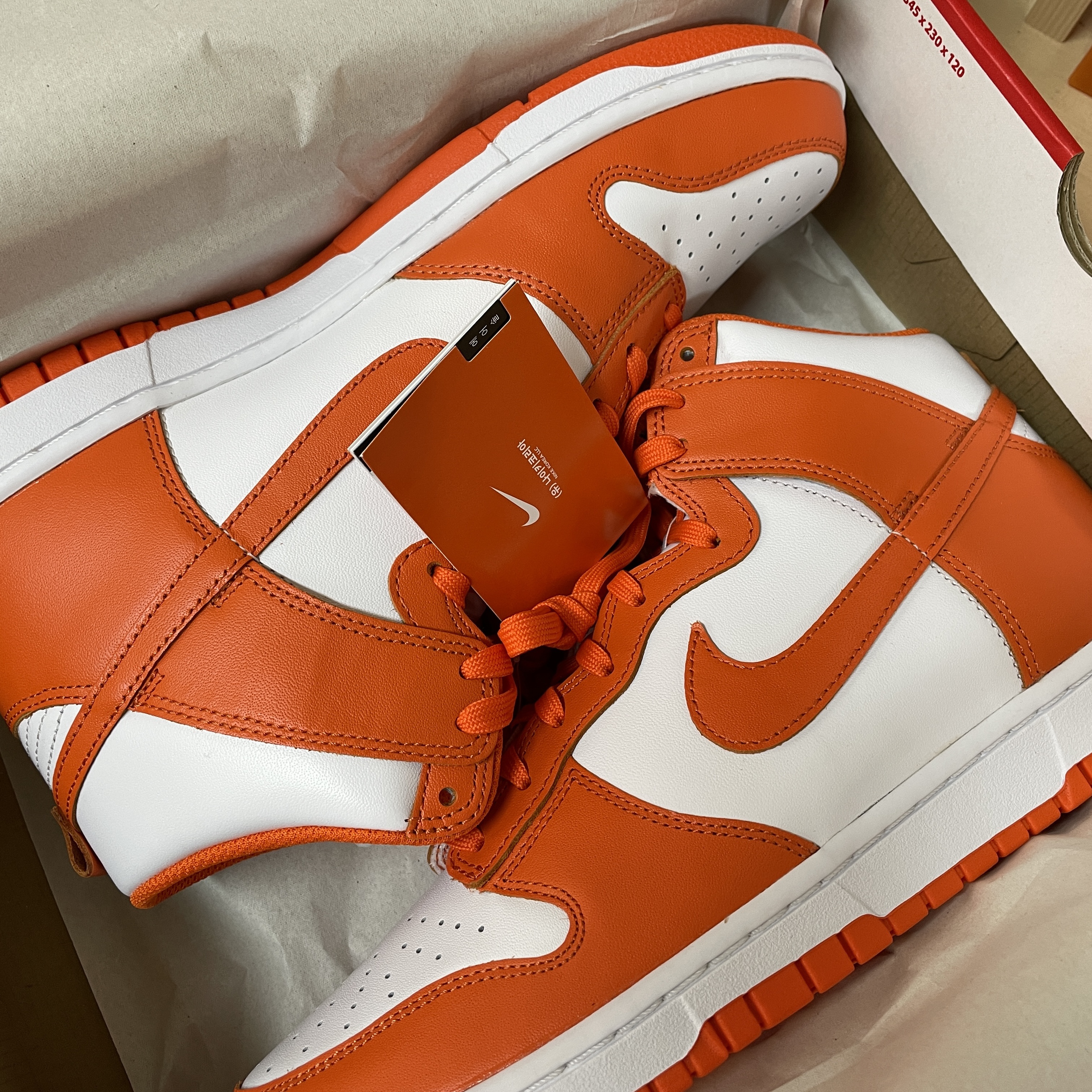Nike Dunk High Retro Orange Blaze 착용 스타일