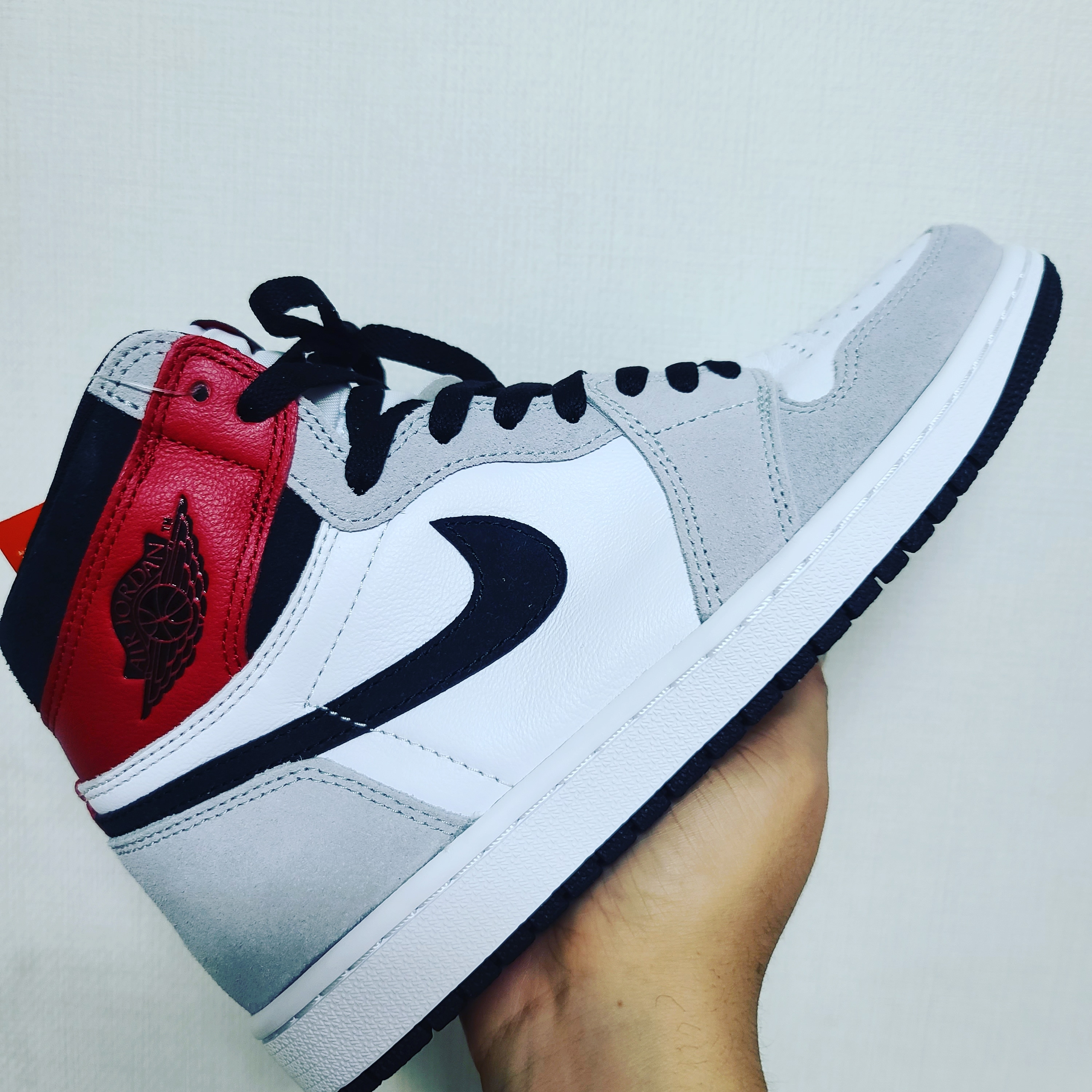 Jordan 1 Retro High OG Light Smoke Grey 착용 스타일
