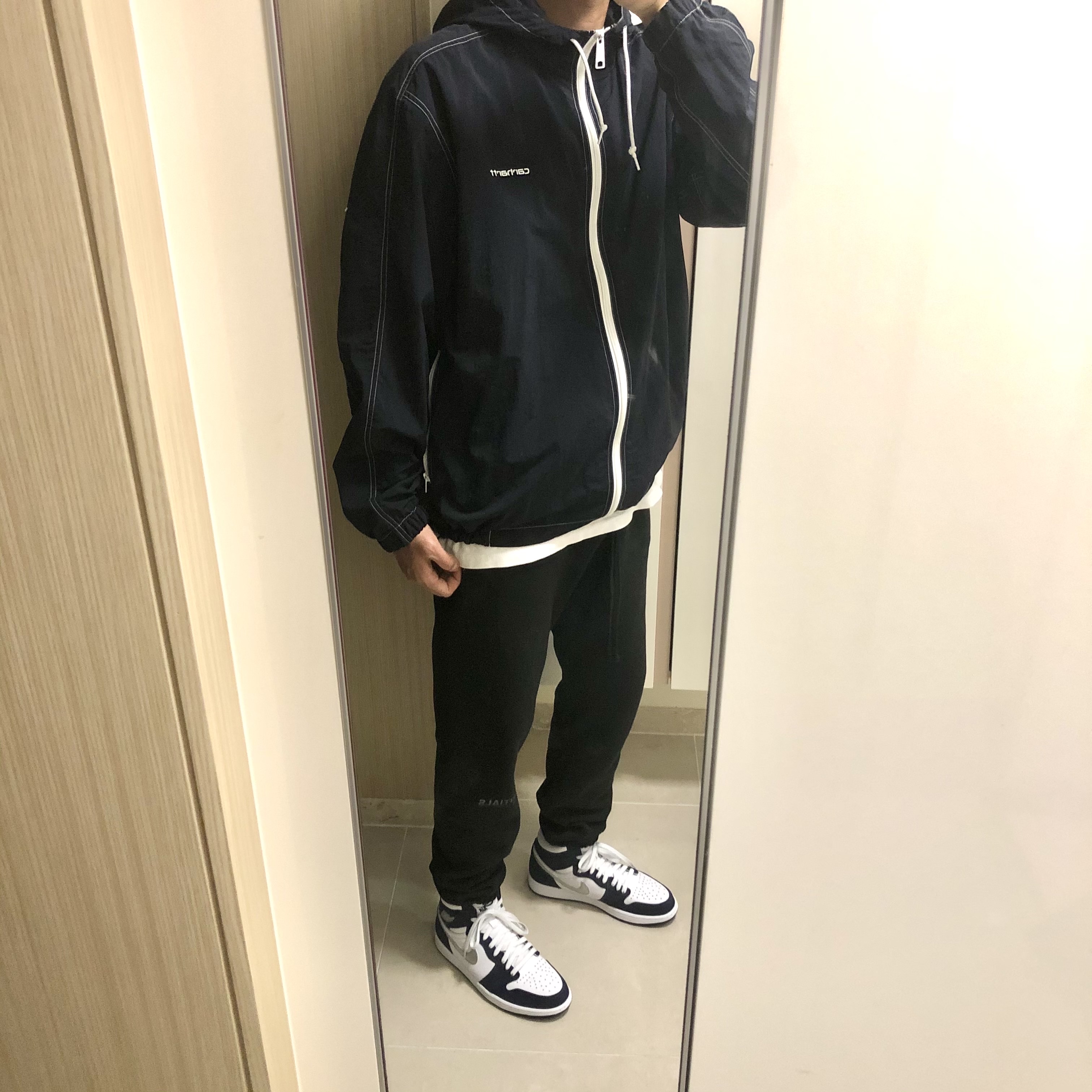 Essentials Sweatpants Dark Slate/Black 2020, Jordan 1 Retro High OG CO.JP Midnight Navy 착용 스타일
