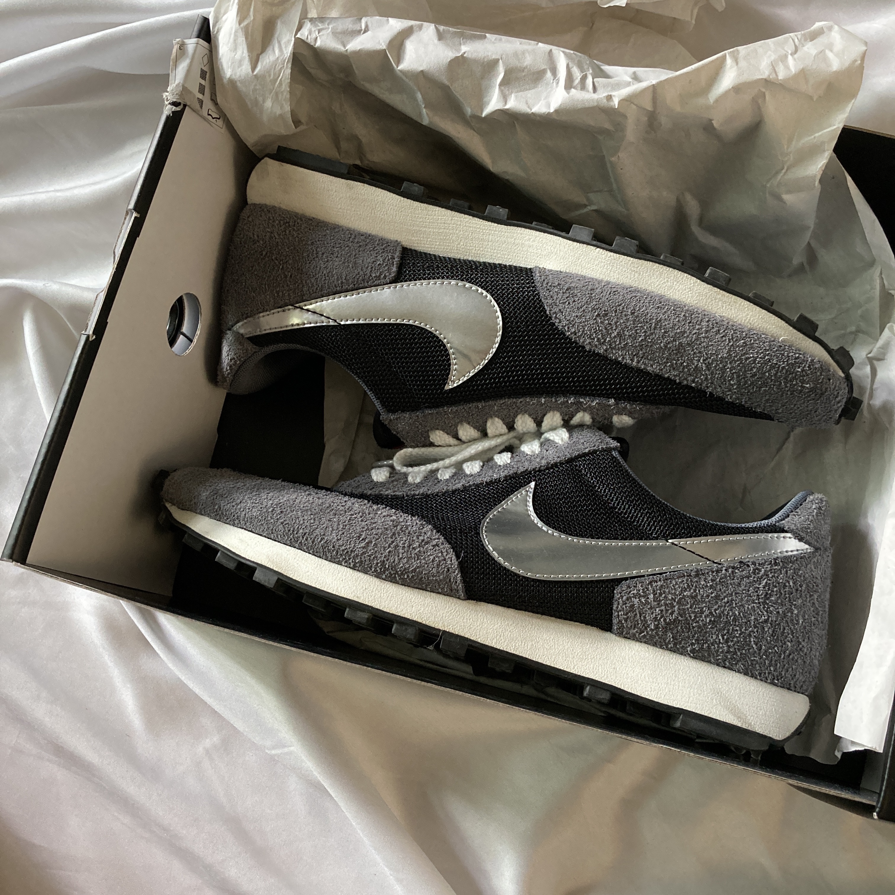 Nike Daybreak SP Black Metallic Silver 착용 스타일