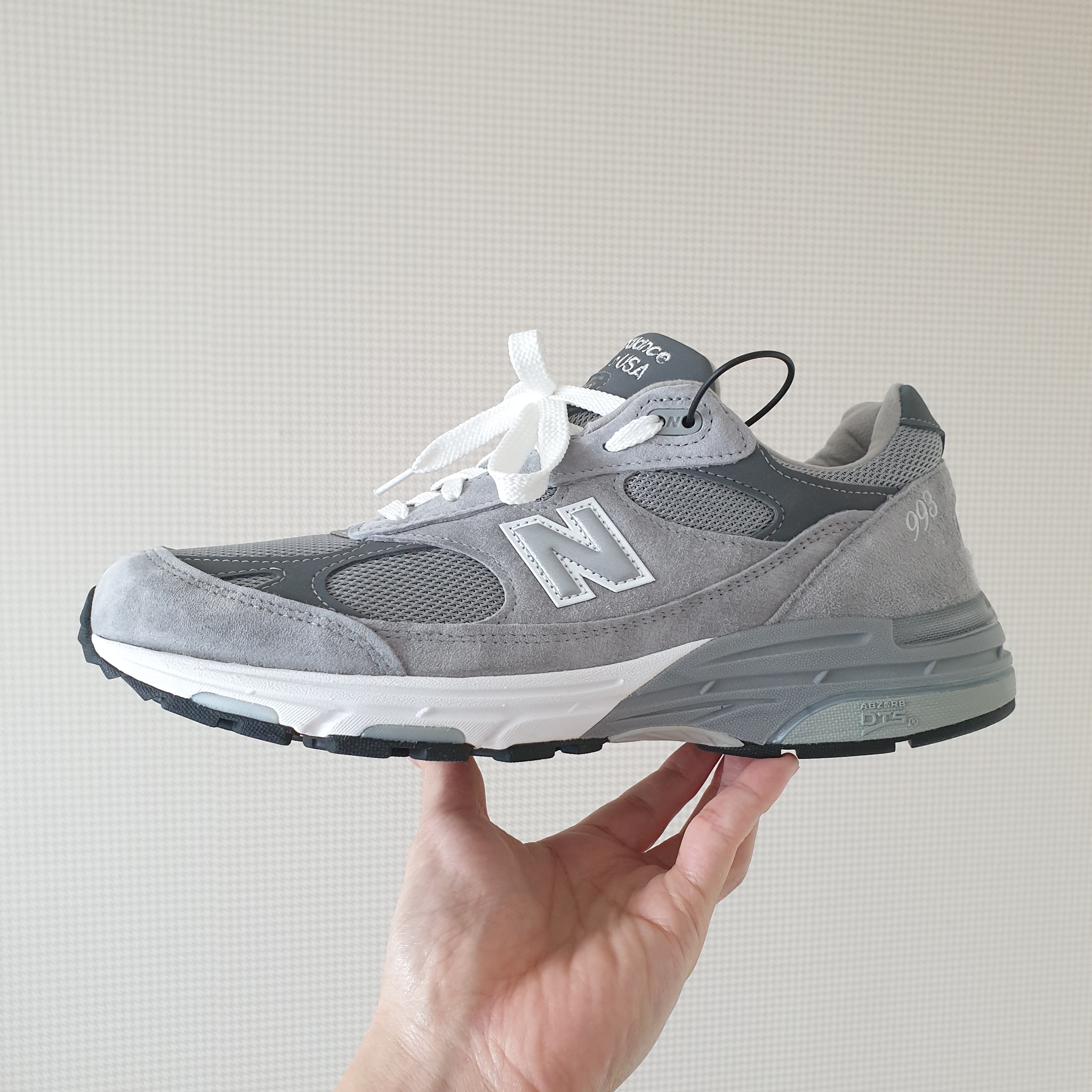 New Balance 993 Made in USA Grey - D Standard 착용 스타일