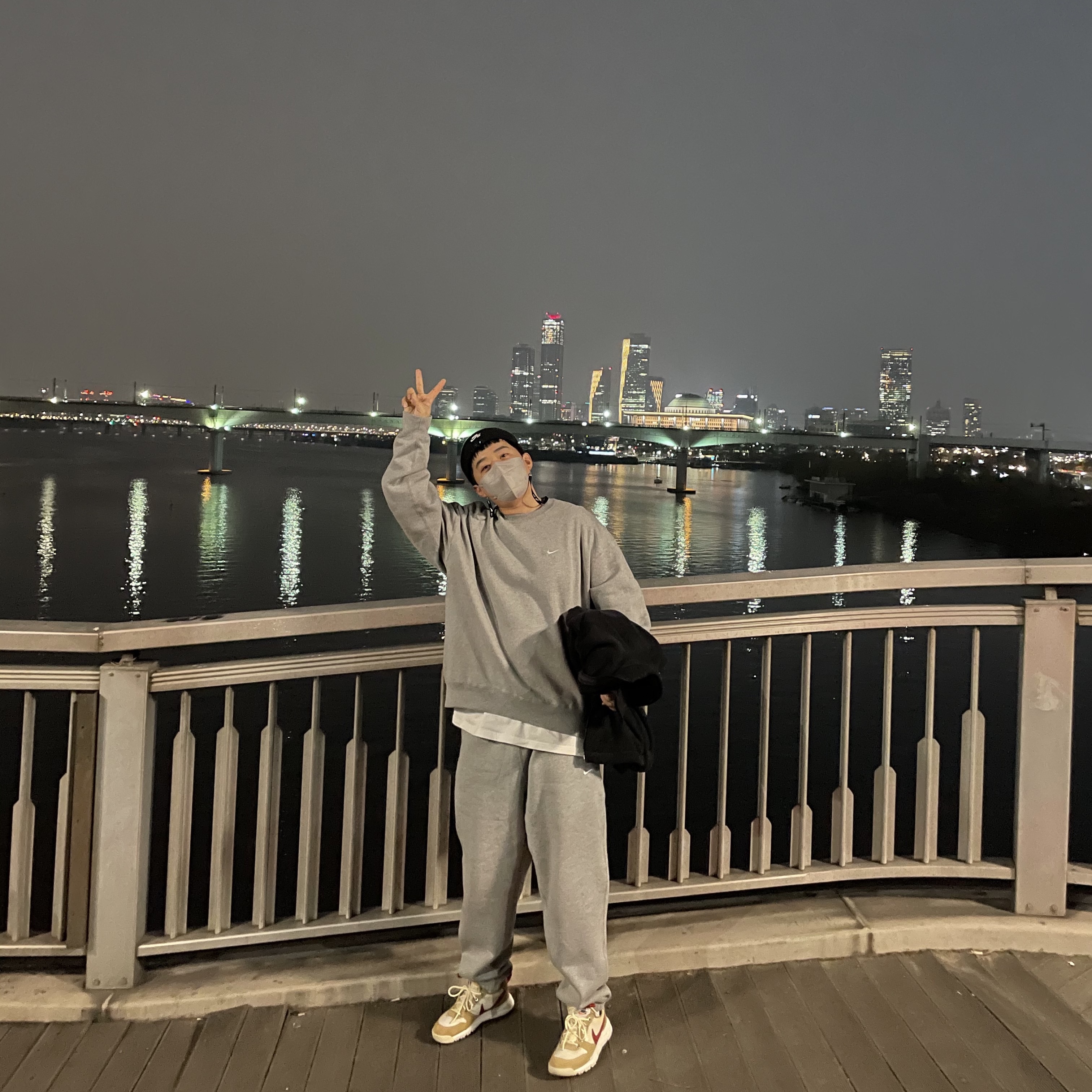 Nike x Tom Sachs Mars Yard Overshoe 3.0, Nike NRG Solo Swoosh Fleece Pants Dark Grey Heather - US/EU 착용 스타일