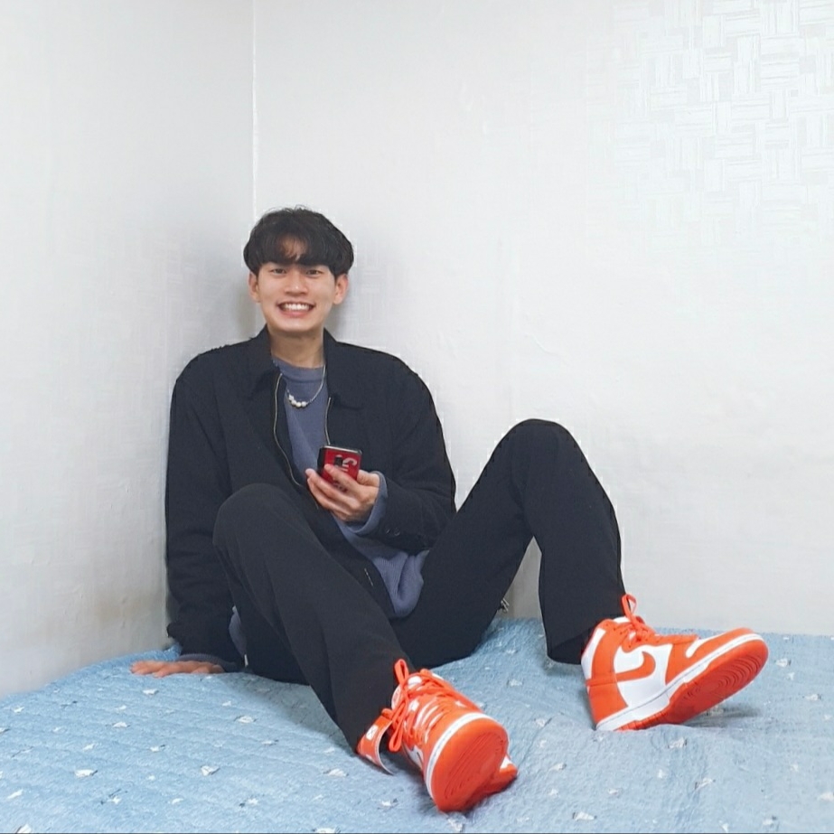 Nike Dunk High Retro Orange Blaze 착용 스타일 - 2