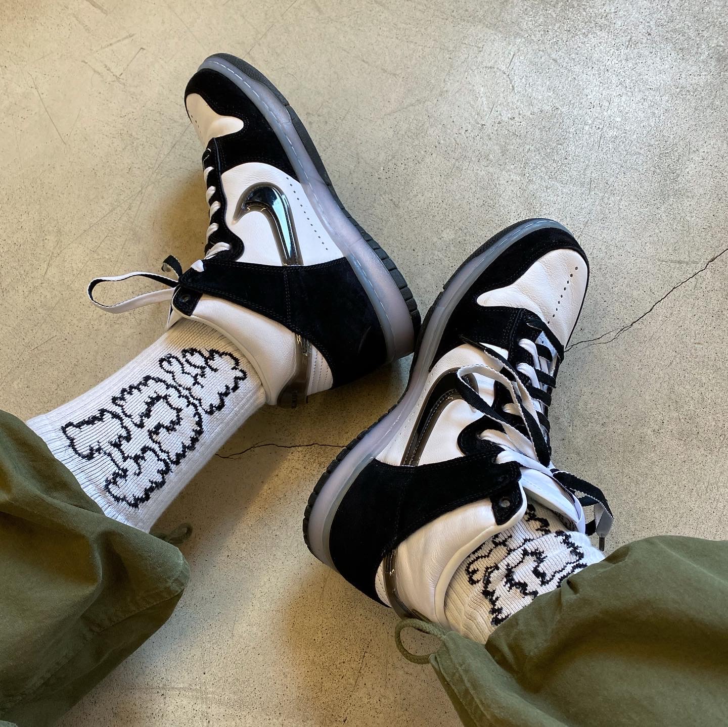 Nike x Slam Jam Dunk High SP Clear Black 착용 스타일 - 2