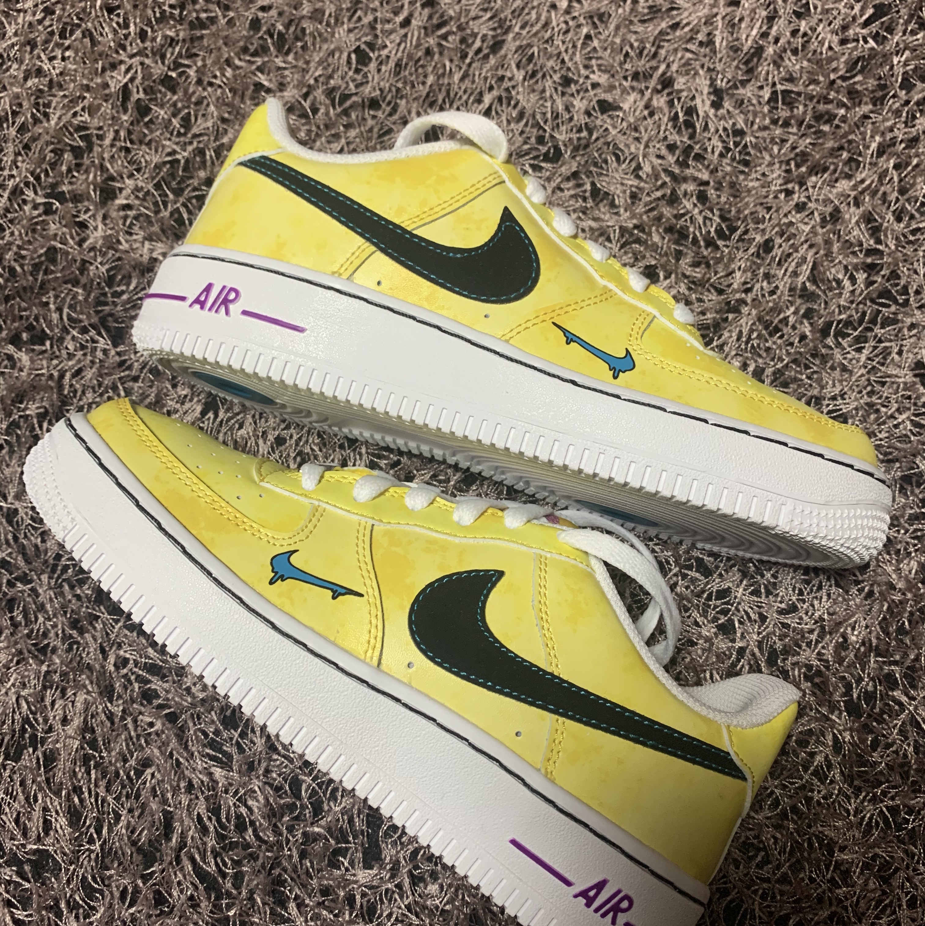(GS) Nike Air Force 1 '07 LV8 Peace, Love & Basketball 착용 스타일 - 1