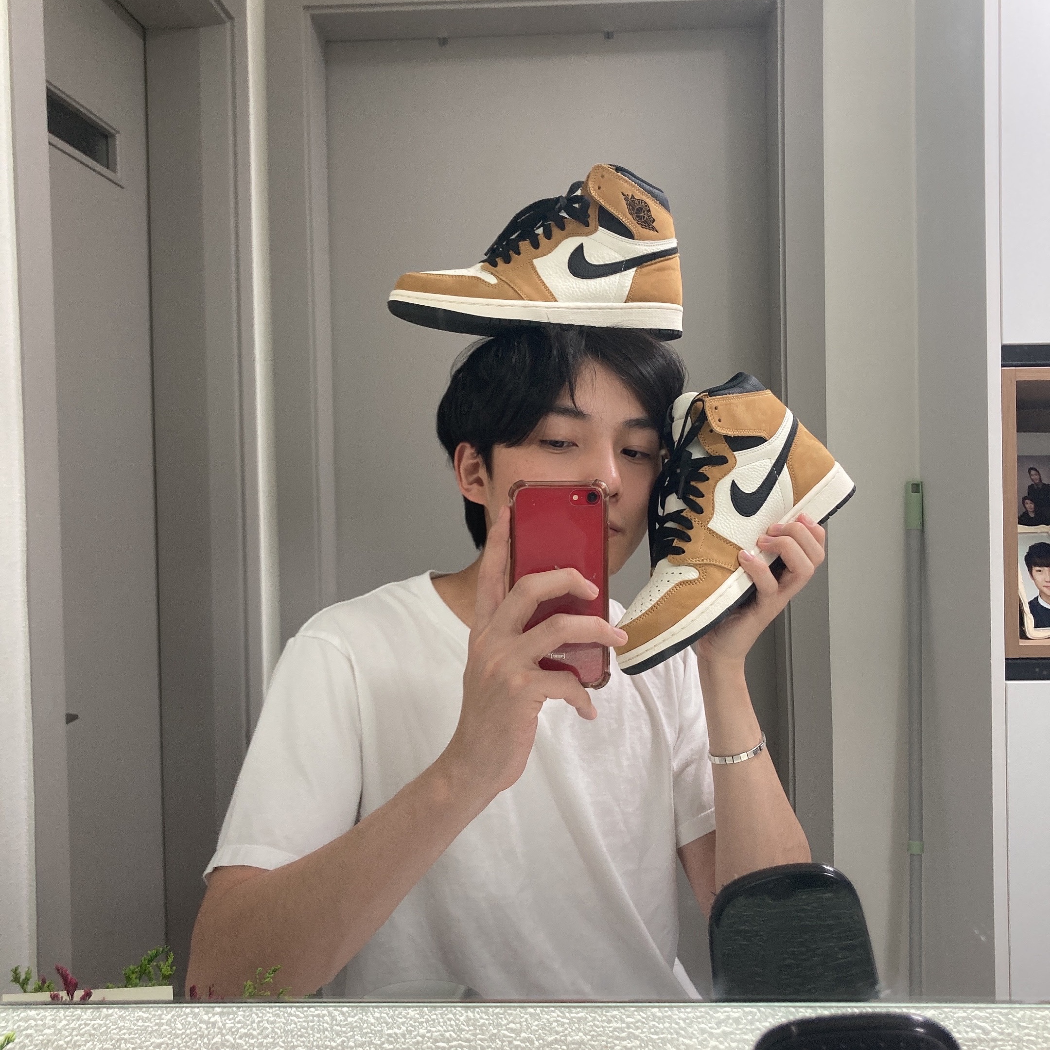 Jordan 1 Retro High Rookie of the Year, Nike x Off-White Dunk Low Pine Green 착용 스타일
