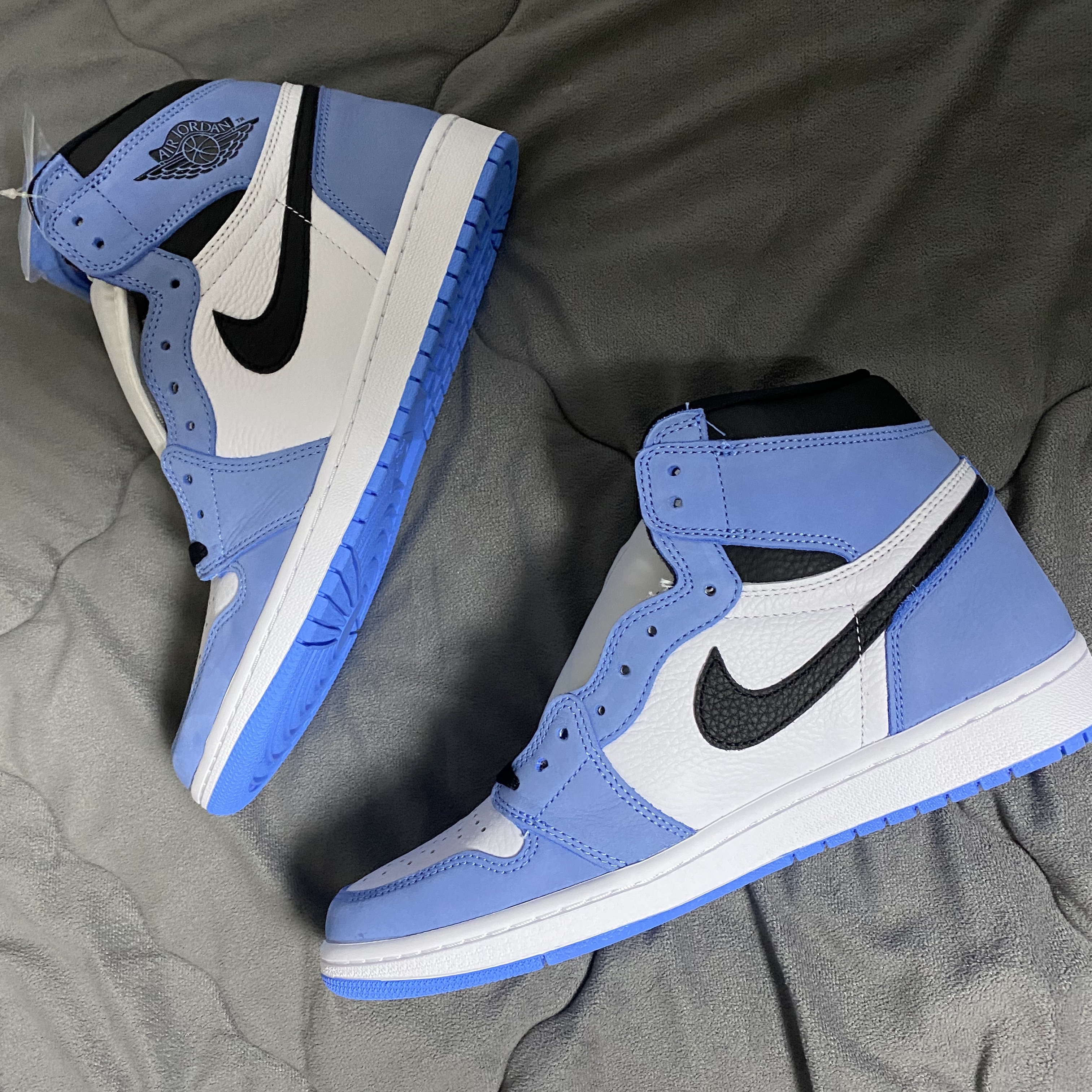 Jordan 1 Retro High OG University Blue 착용 스타일