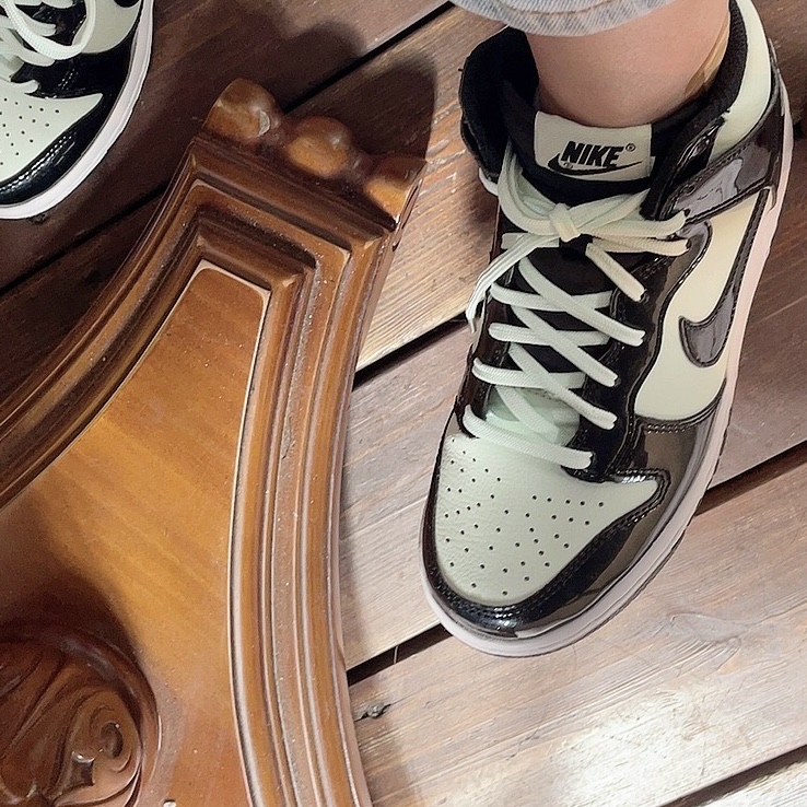 (GS) Nike Dunk High Barely Green 착용 스타일 - 1