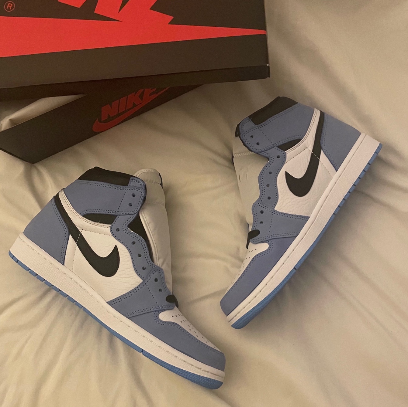 Jordan 1 Retro High OG University Blue 착용 스타일