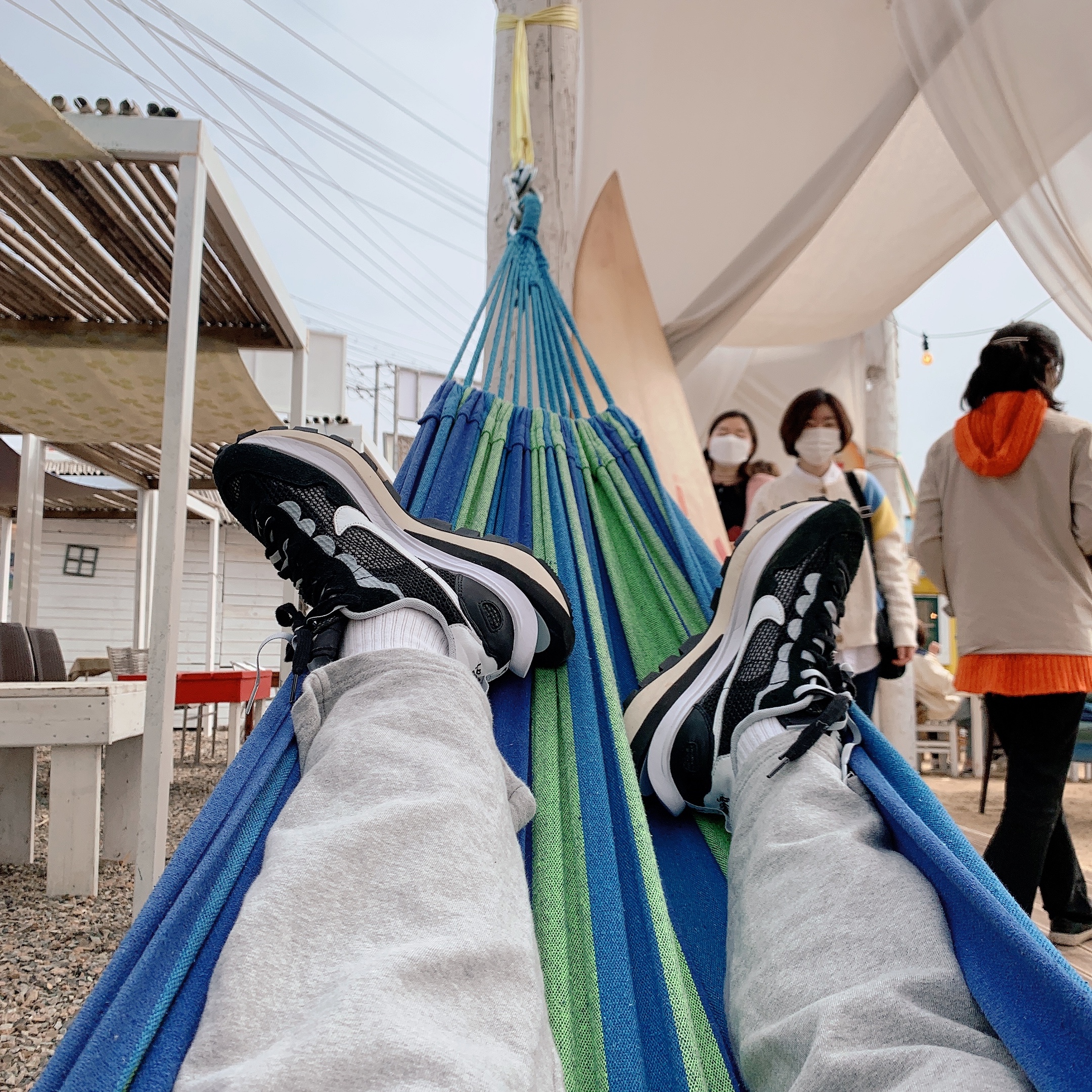 Nike x Sacai VaporWaffle Black White 착용 스타일