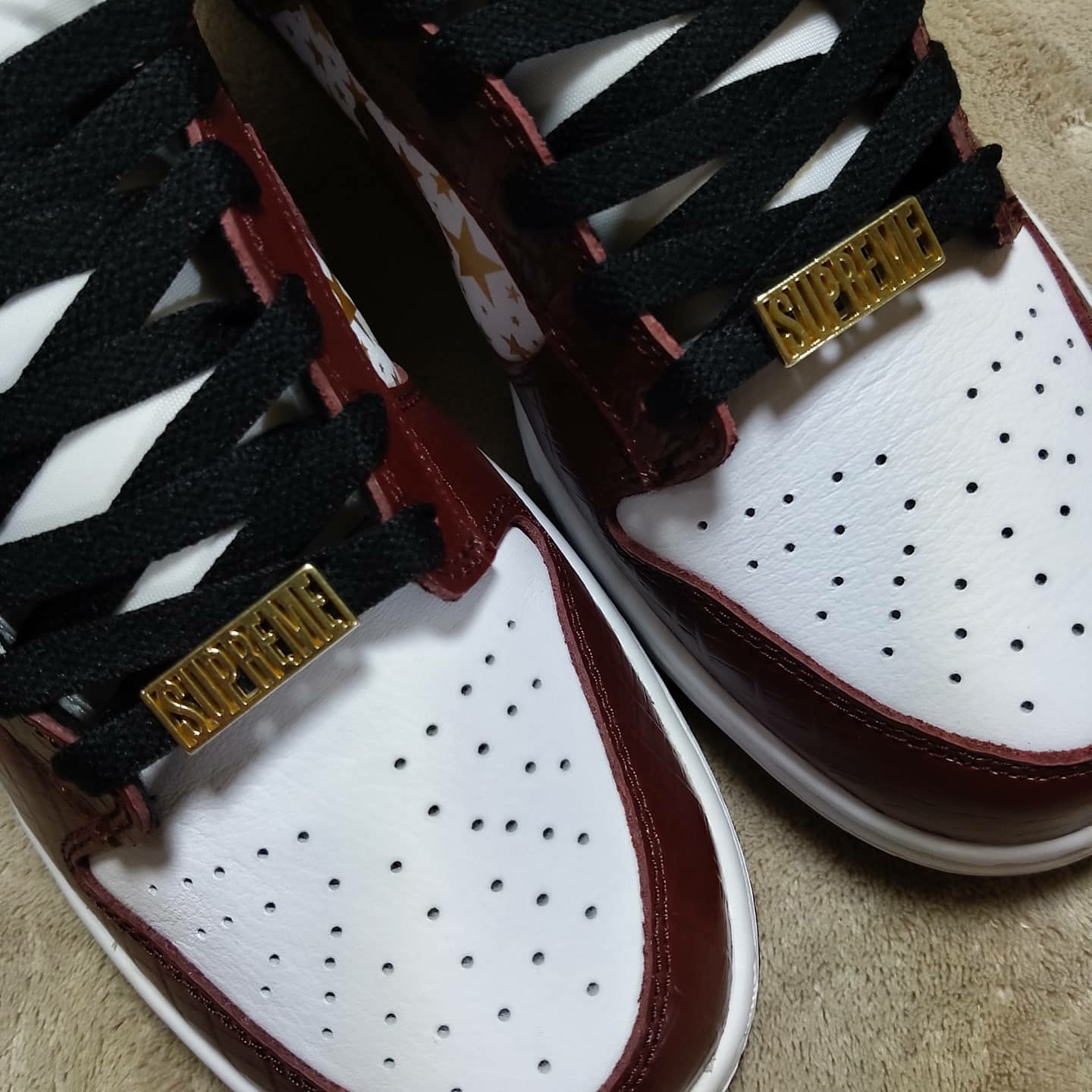 Nike x Supreme SB Dunk Low Barkroot Brown 착용 스타일 - 5