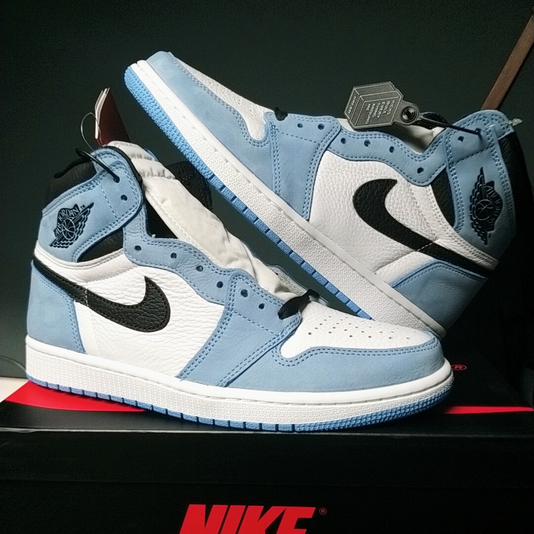 Jordan 1 Retro High OG University Blue 착용 스타일