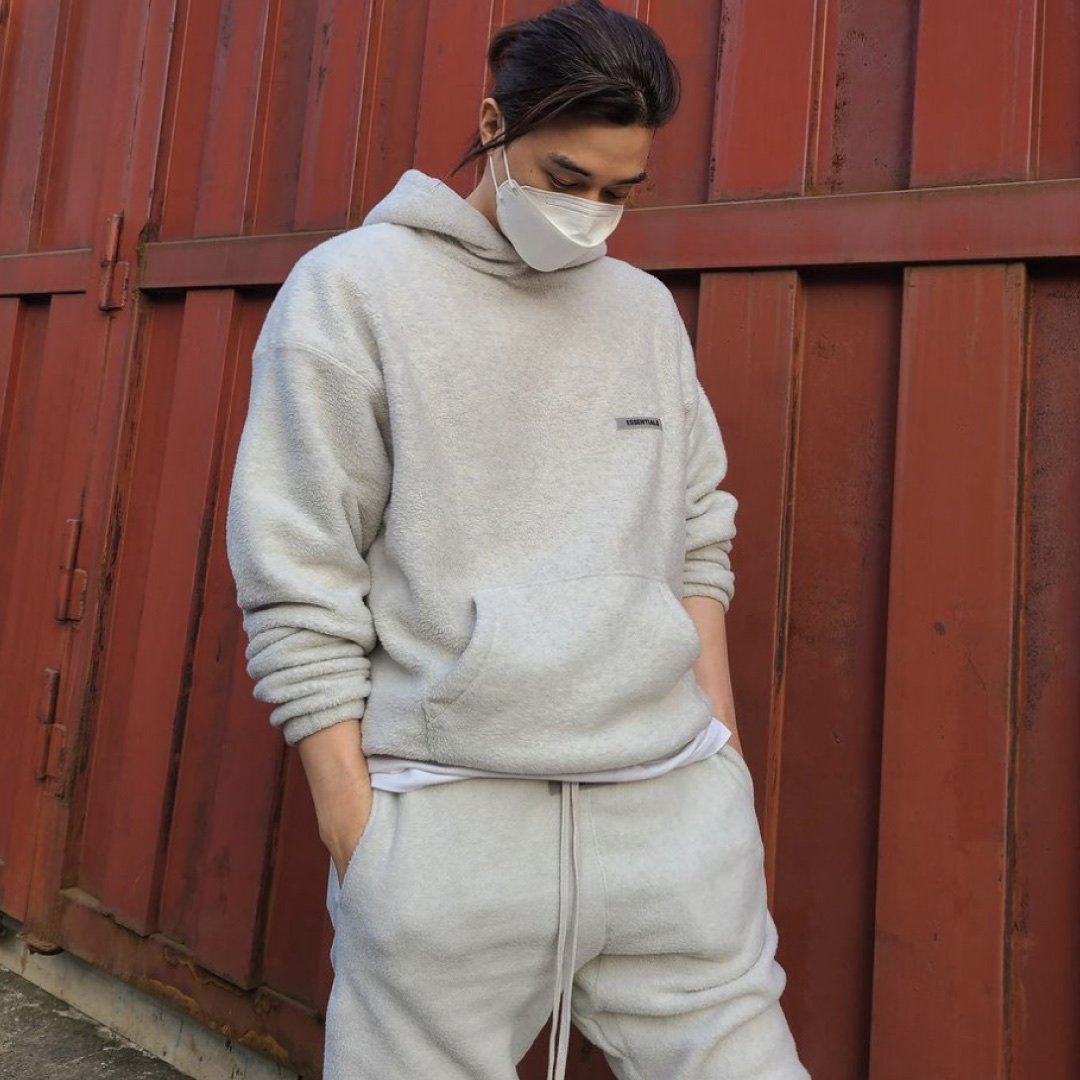 Essentials Polar Fleece Hoodie Light Heather Oatmeal - 20FW, Essentials Polar Fleece Sweatpants Light Heather Oatmeal - 20FW 착용 스타일 - 3