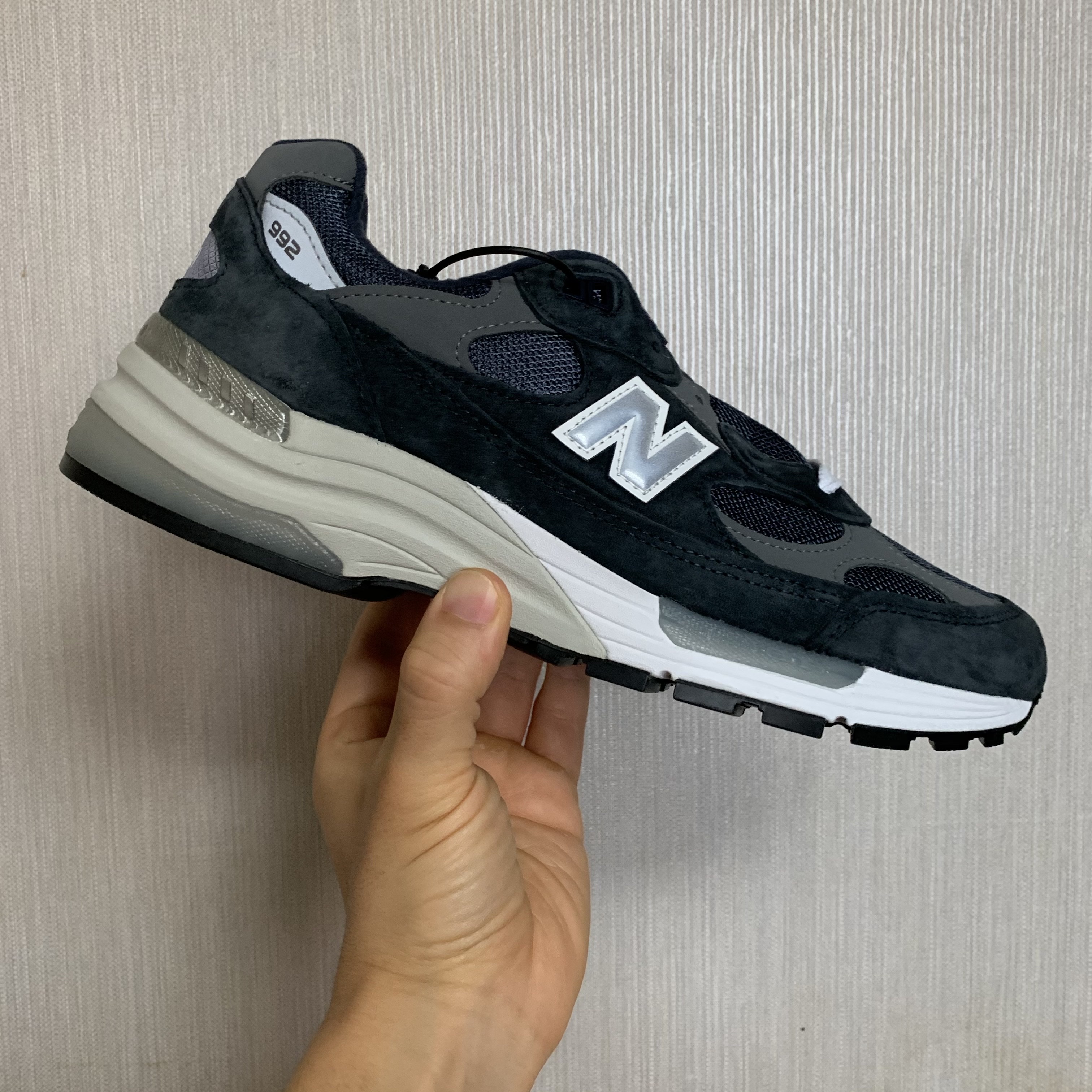 New Balance 992 Made in USA Navy 착용 스타일
