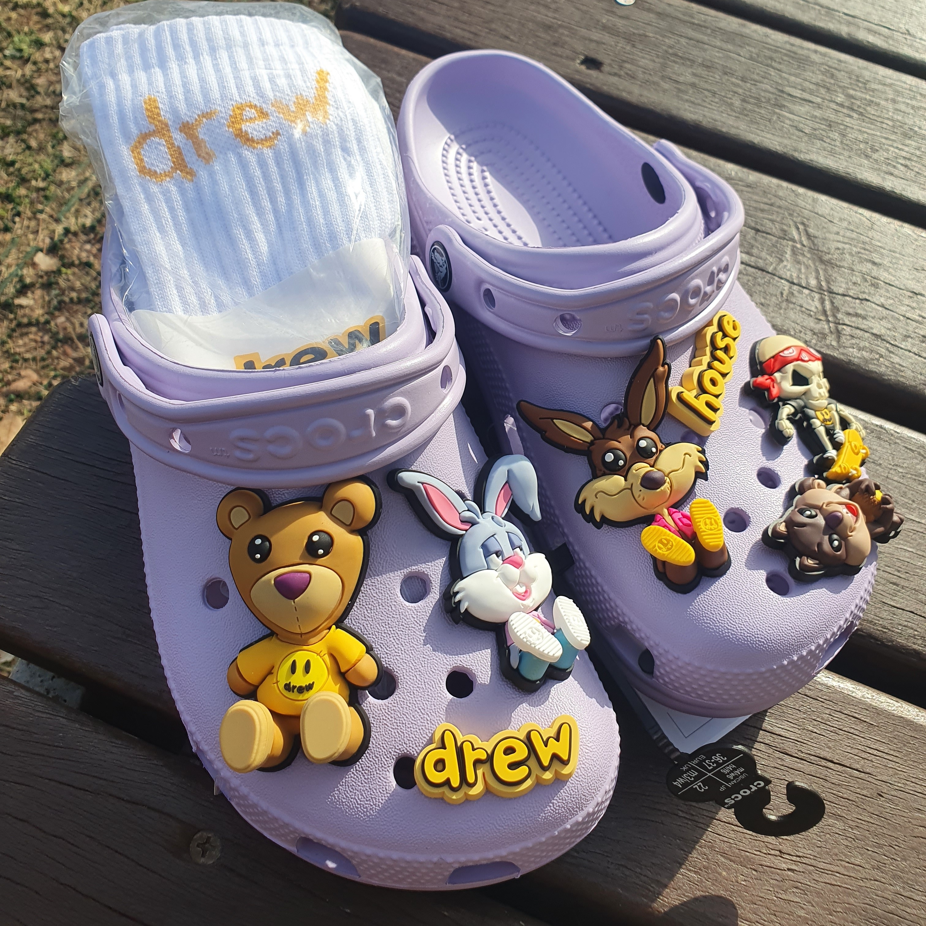Crocs x Justin Bieber x Drew Classic Clog Lavender 착용 스타일 - 1