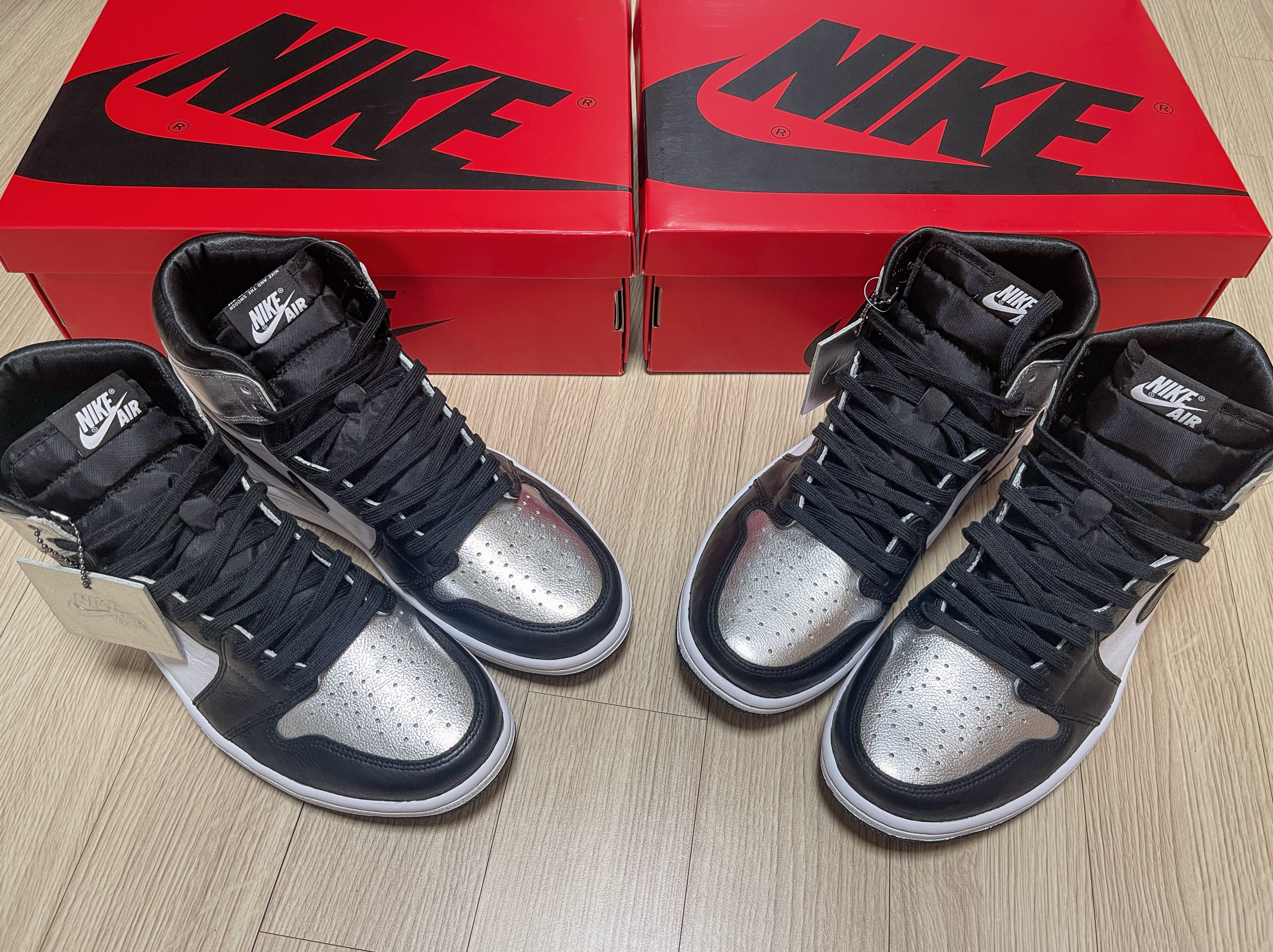 (W) Jordan 1 Retro High OG Silver Toe 착용 스타일 - 2