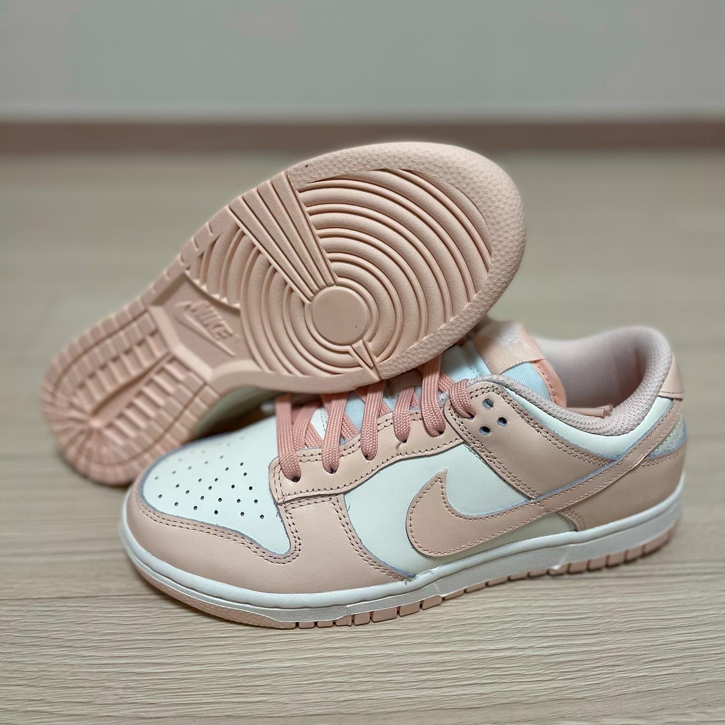 (W) Nike Dunk Low Orange Pearl 착용 스타일 - 1