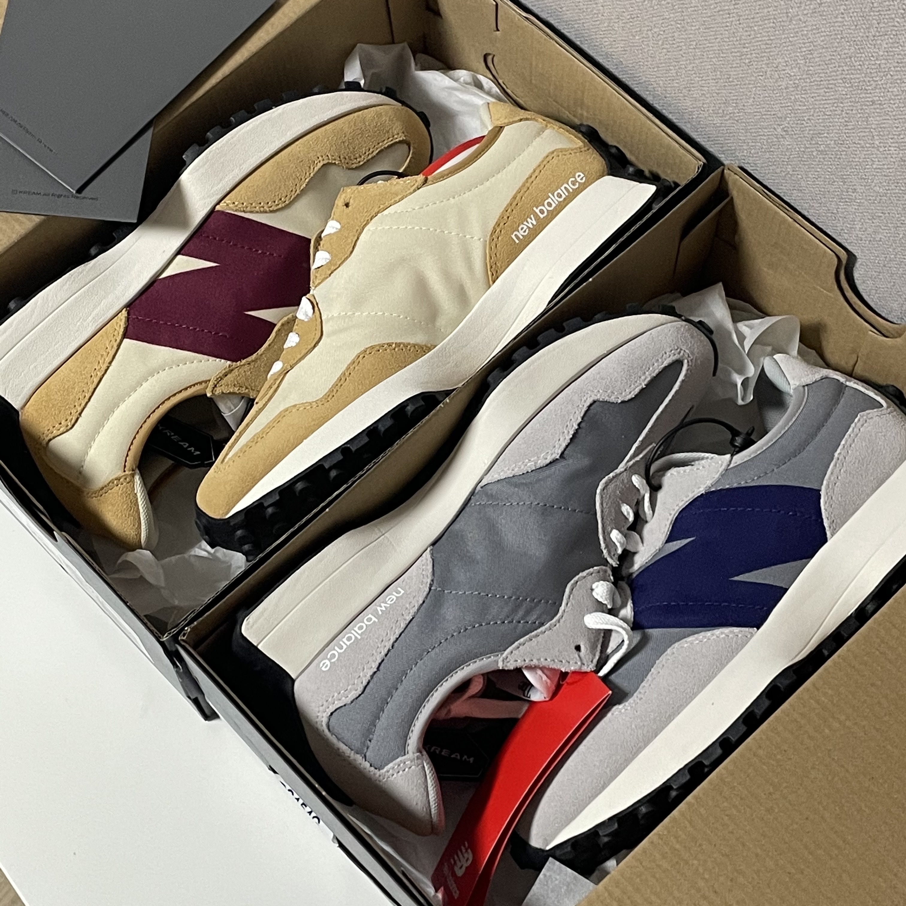 New Balance 327 Moonbeam Ghost Pepper, New Balance 327 Grey Purple 착용 스타일