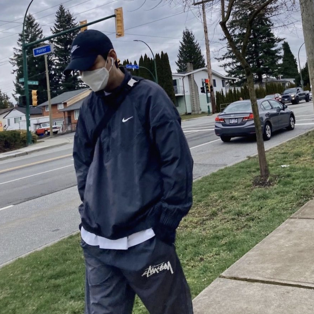 Nike x Stussy Windrunner Jacket Off Noir, Nike x Stussy Beach Pants Off Noir 착용 스타일 - 2