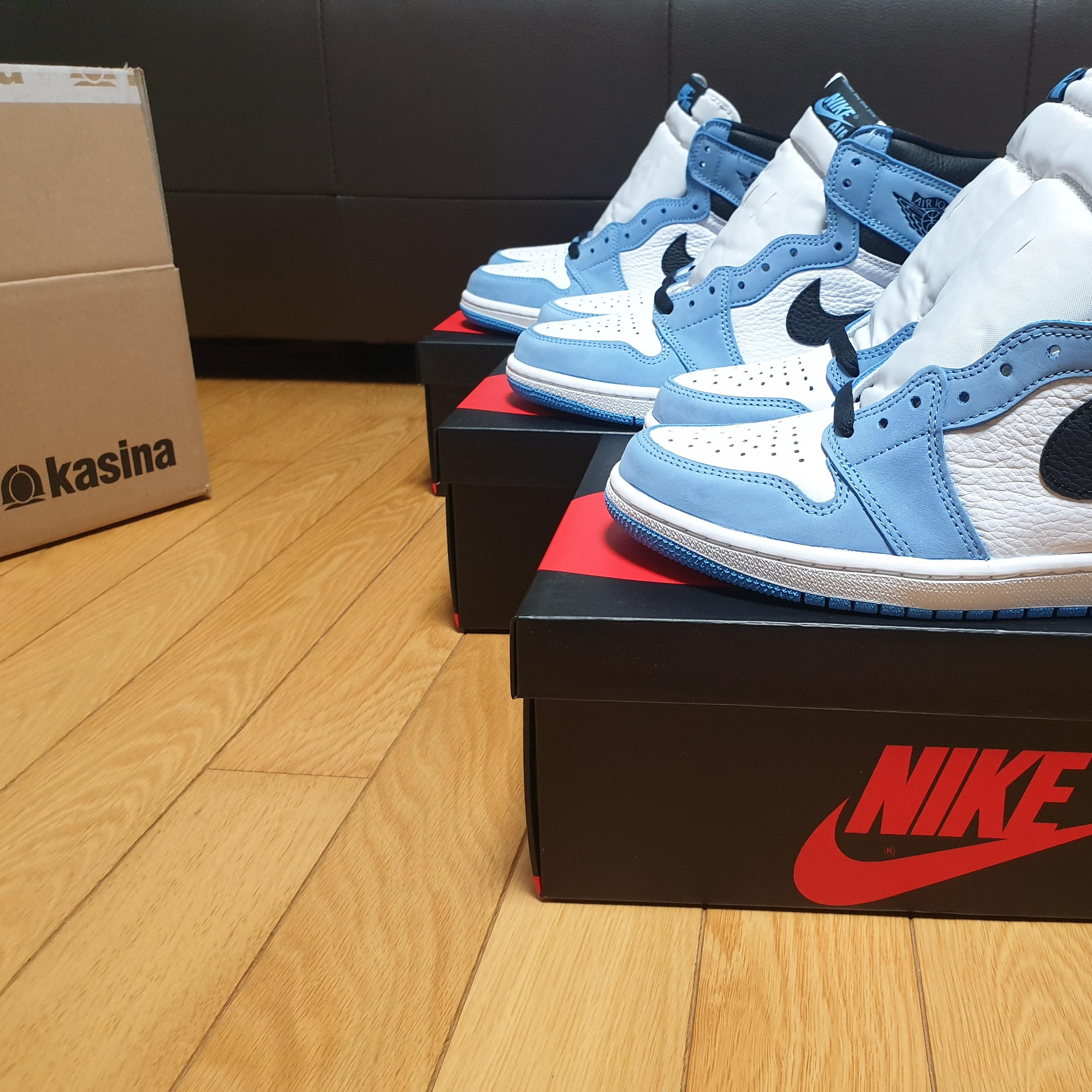 Jordan 1 Retro High OG University Blue 착용 스타일 - 1