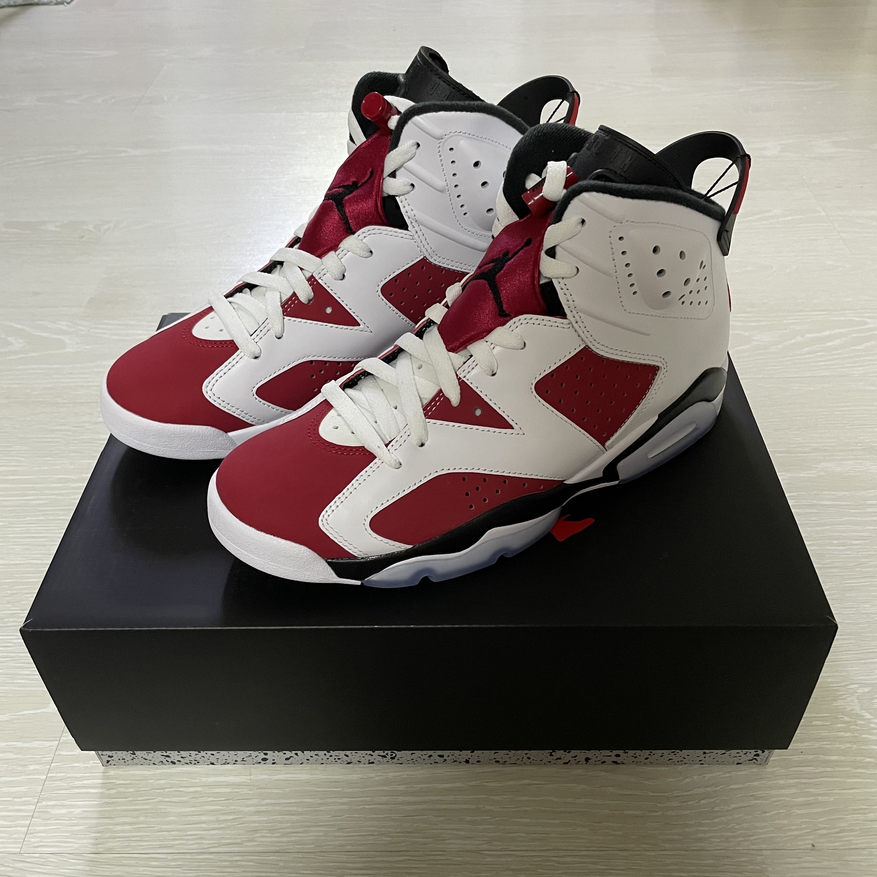 Jordan 6 Retro Carmine 2021 착용 스타일 - 1