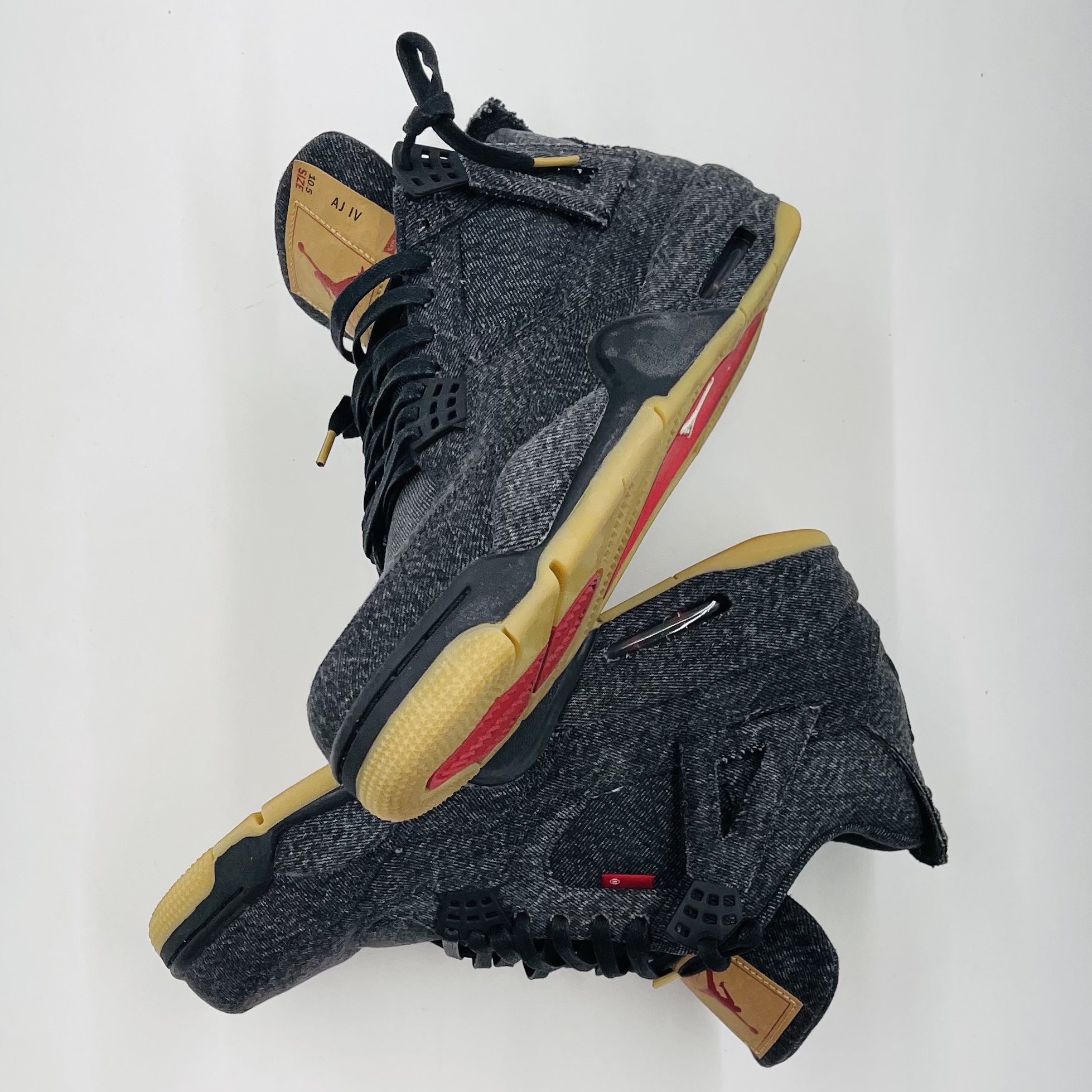 Jordan 4 x Levi's Retro Black Denim (Blank Tag) 착용 스타일