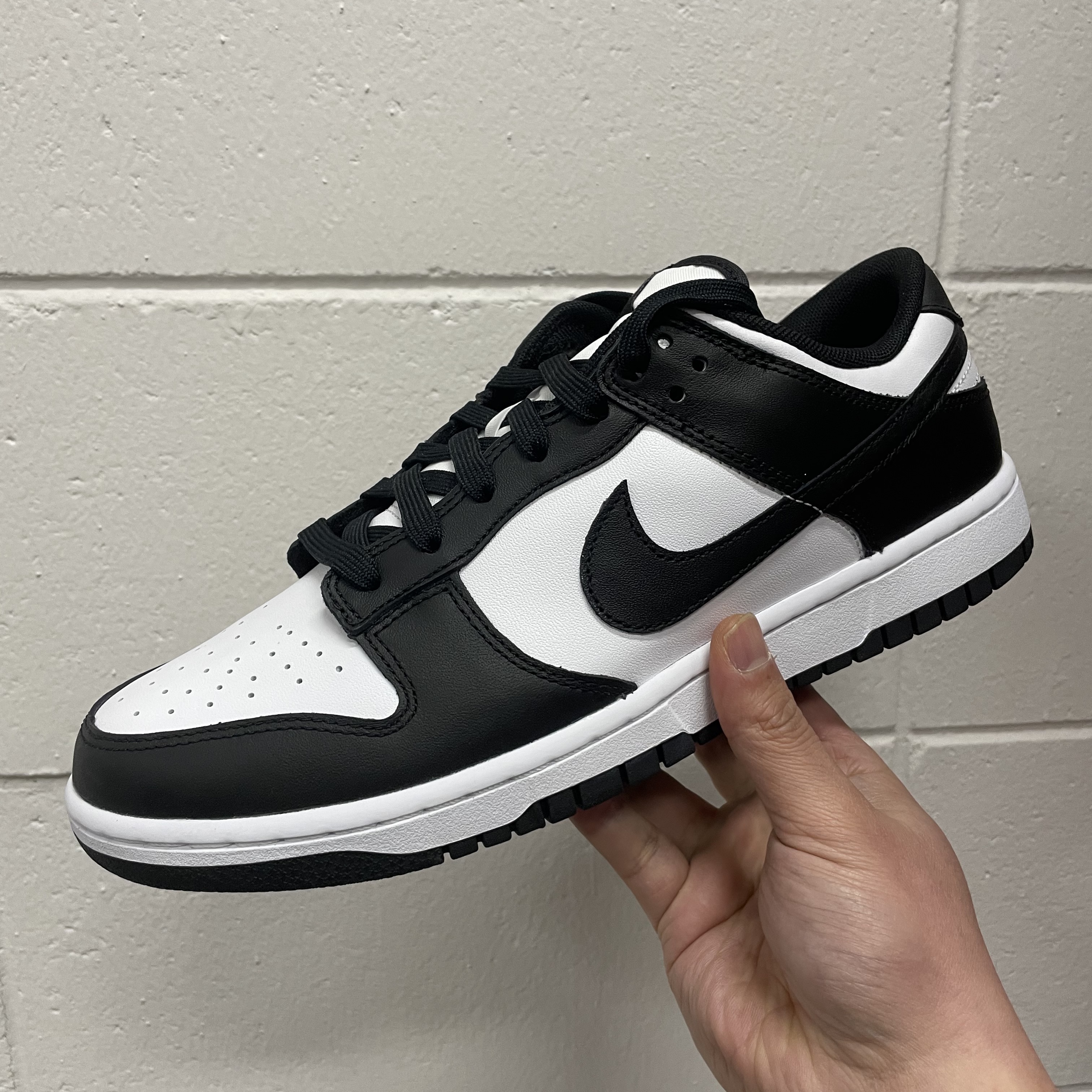 Nike Dunk Low Retro Black 착용 스타일