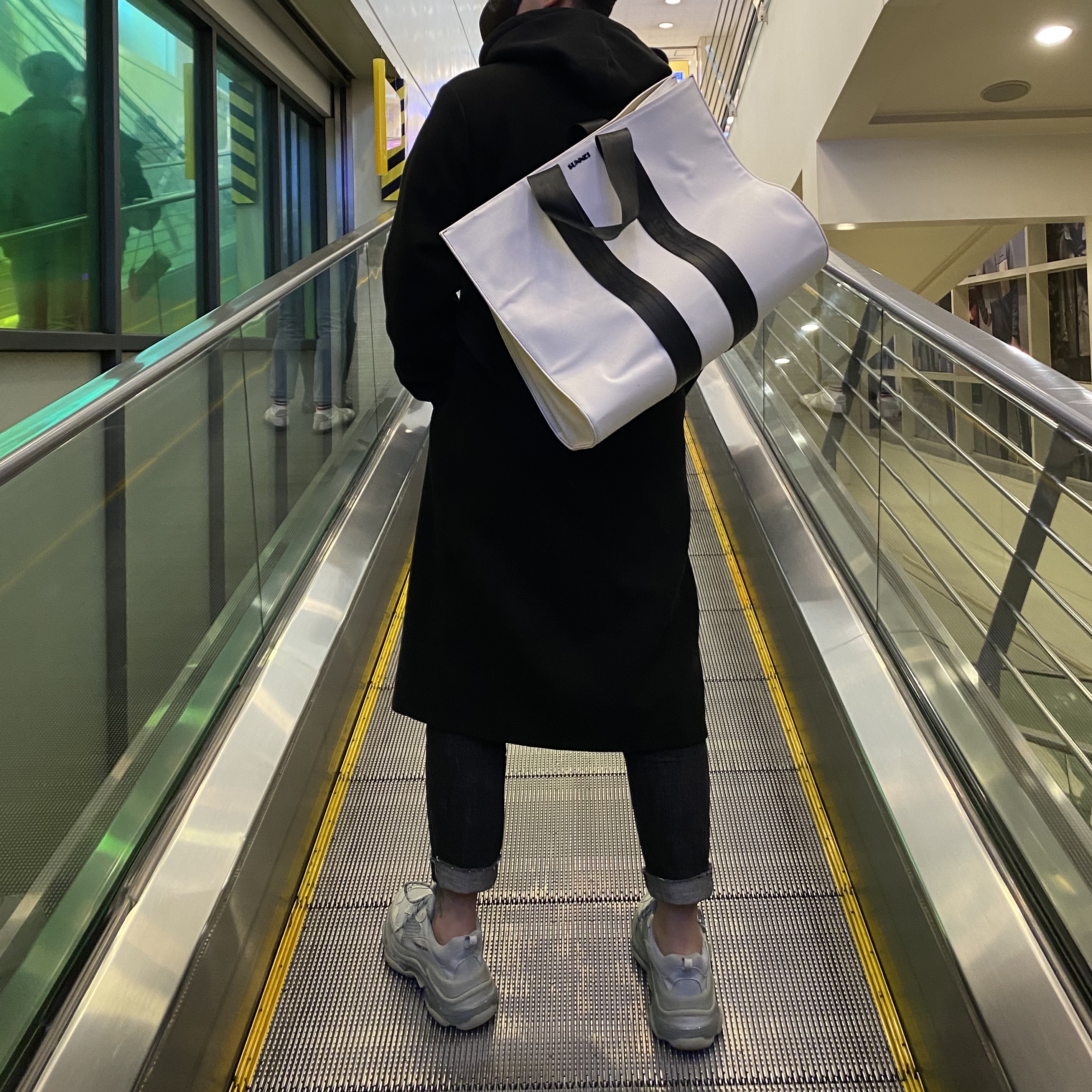 Balenciaga Triple S Clear Sole White 2019 착용 스타일