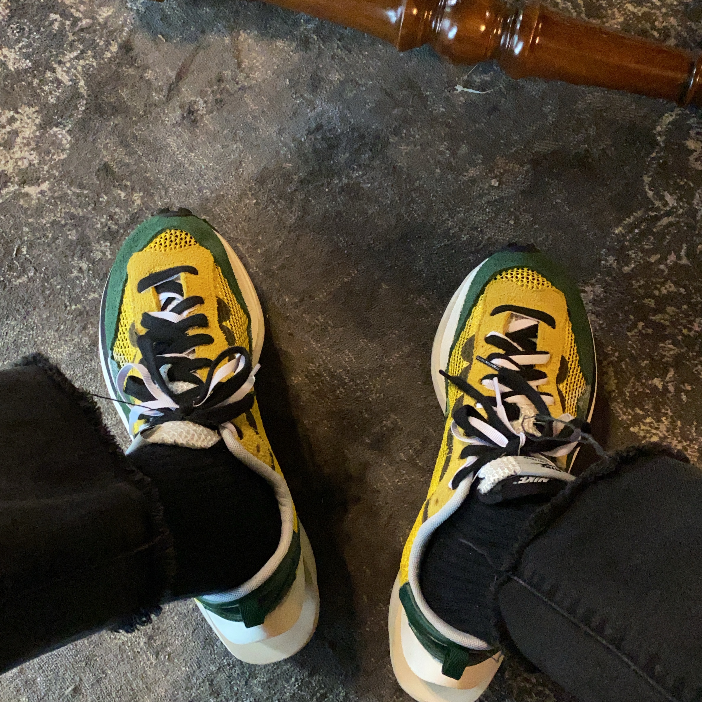 Nike x Sacai VaporWaffle Tour Yellow & Gorge Green Sail 착용 스타일