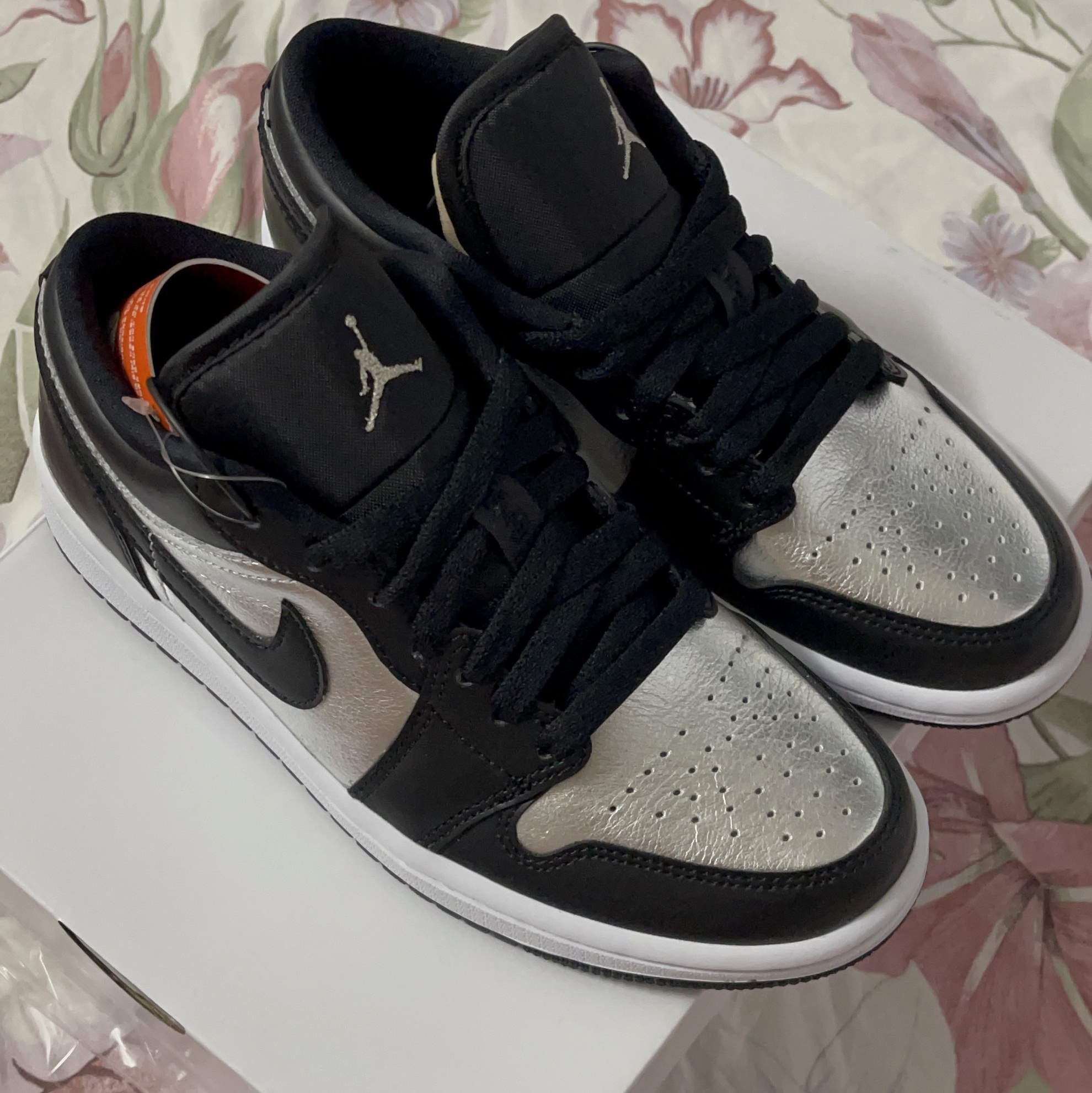 (W) Jordan 1 Low SE Silver Toe 착용 스타일