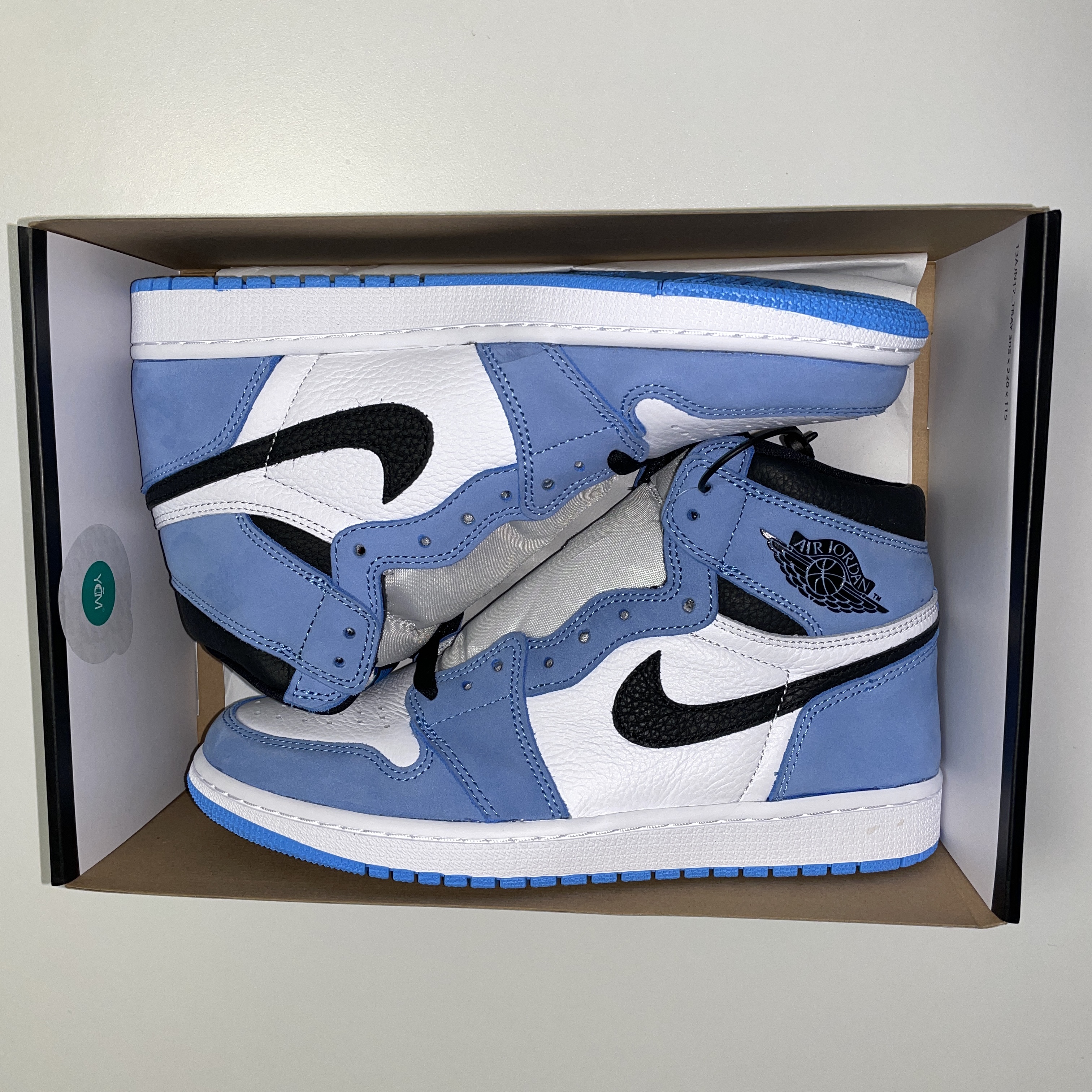 Jordan 1 Retro High OG University Blue 착용 스타일