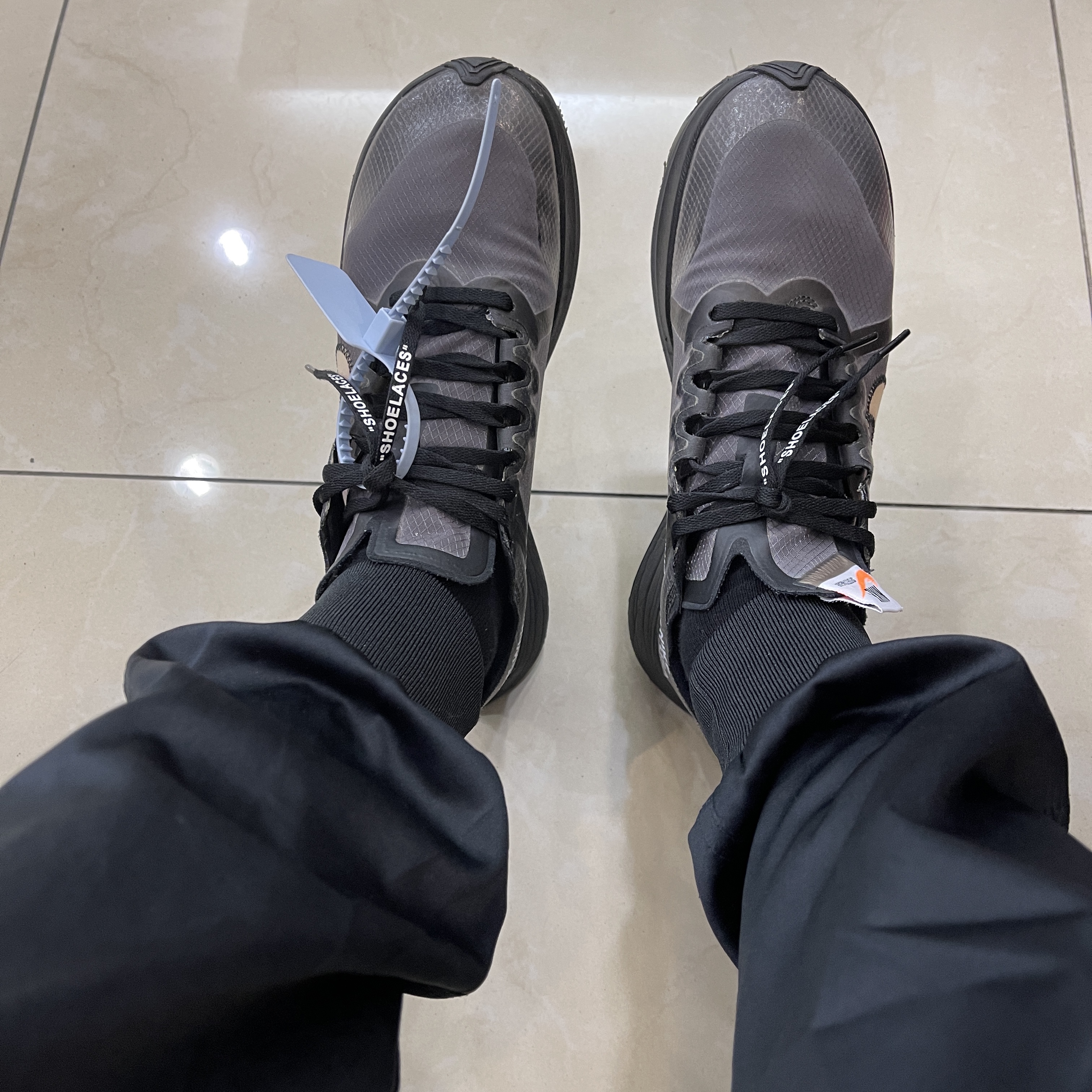 Nike x Off-White Zoom Fly SP Black 착용 스타일 - 1