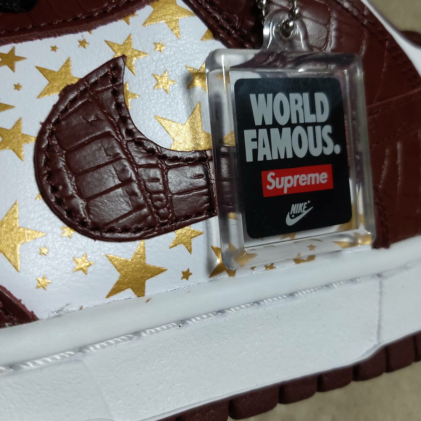 Nike x Supreme SB Dunk Low Barkroot Brown 착용 스타일 - 1