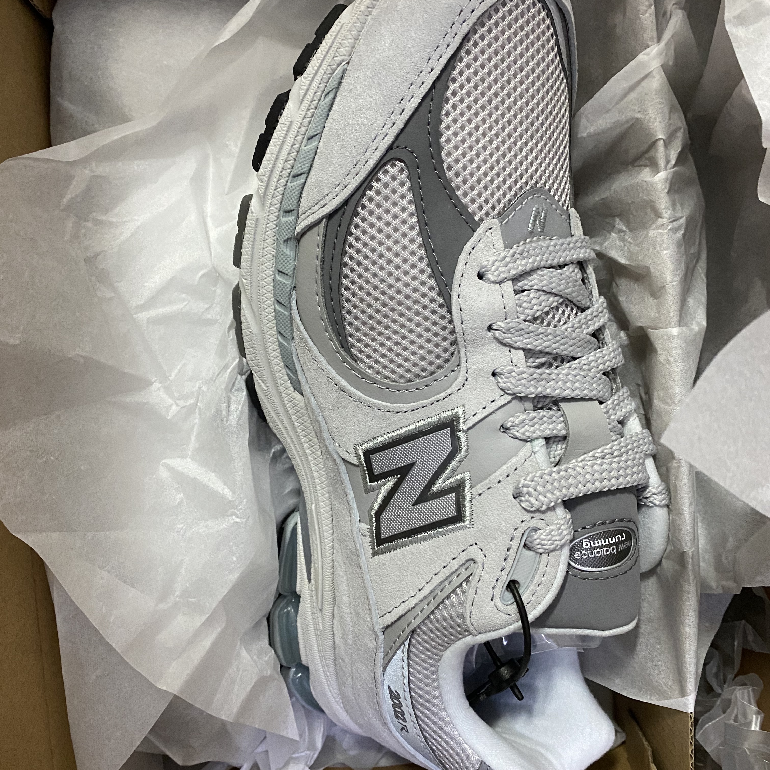 New Balance 2002R T2 Gray 착용 스타일 - 2
