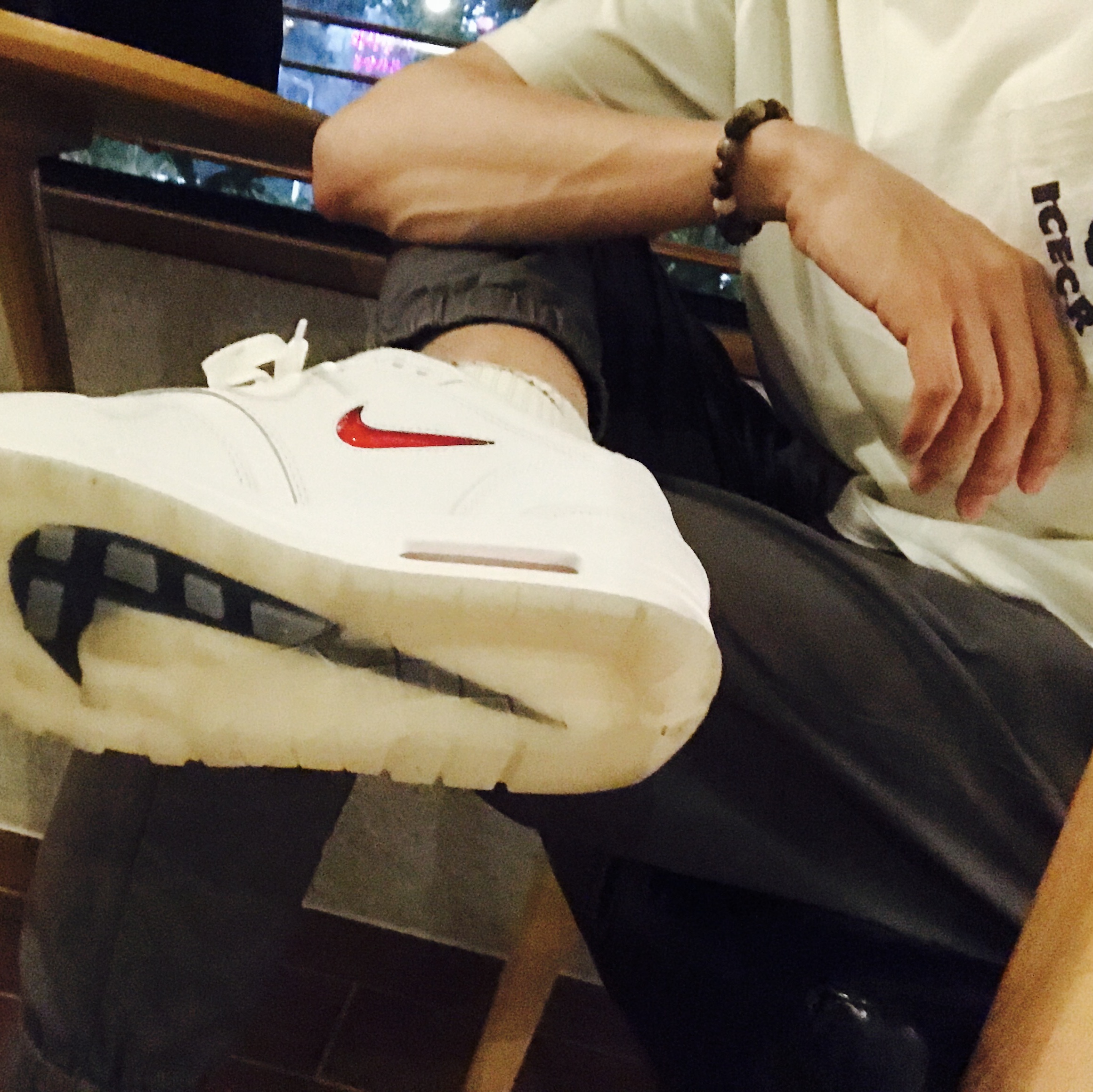 Nike Air Max 1 Jewel Rare Ruby White Red 착용 스타일 - 1